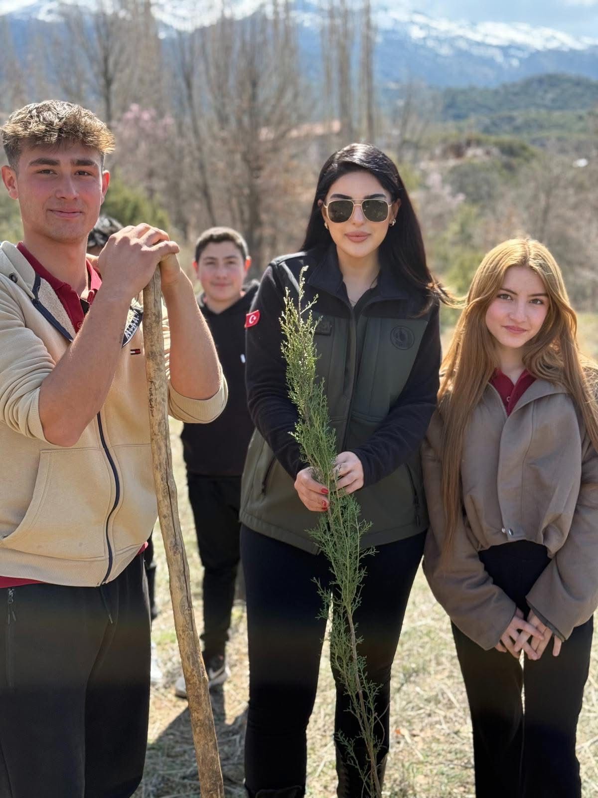 Seydi̇kemer’de Orman Haftasi’nda 100 Fi̇dan Toprakla Buluştu (4)