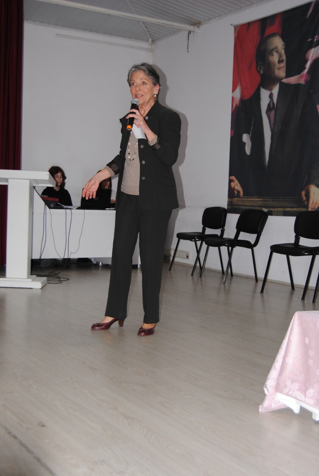 Sibel Savacı, Görgü Ve Nezaket Kurallarını Anlattı (7)