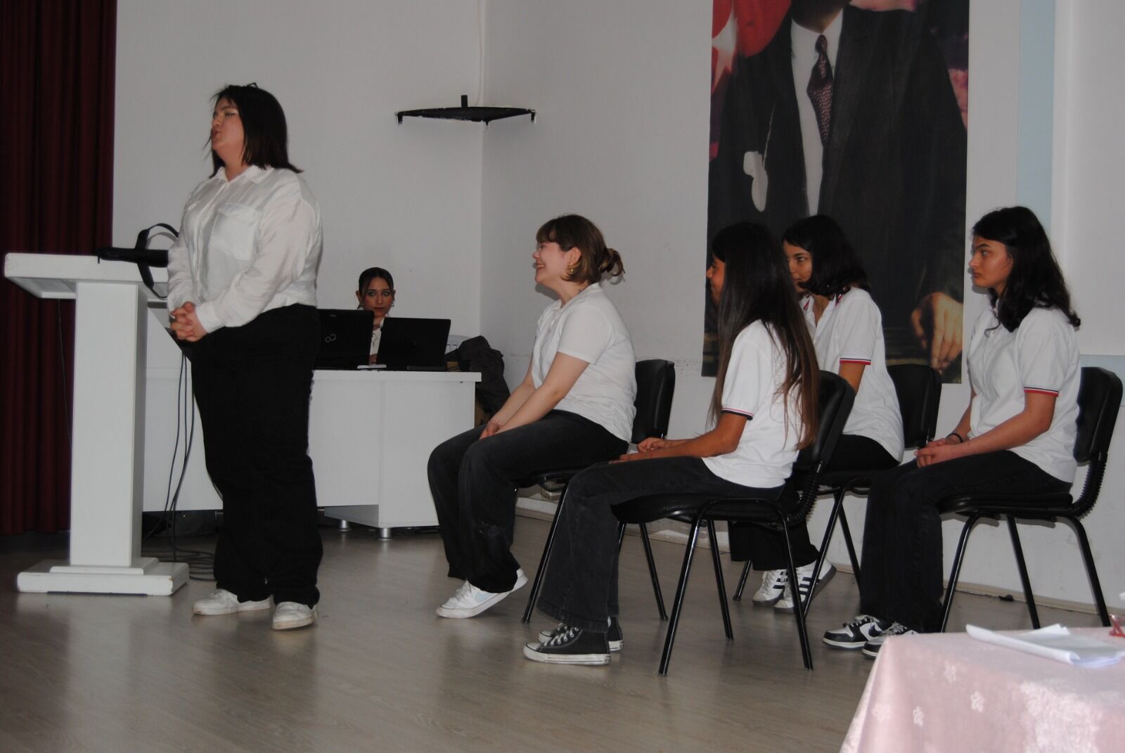 Sibel Savacı, Görgü Ve Nezaket Kurallarını Anlattı (8)