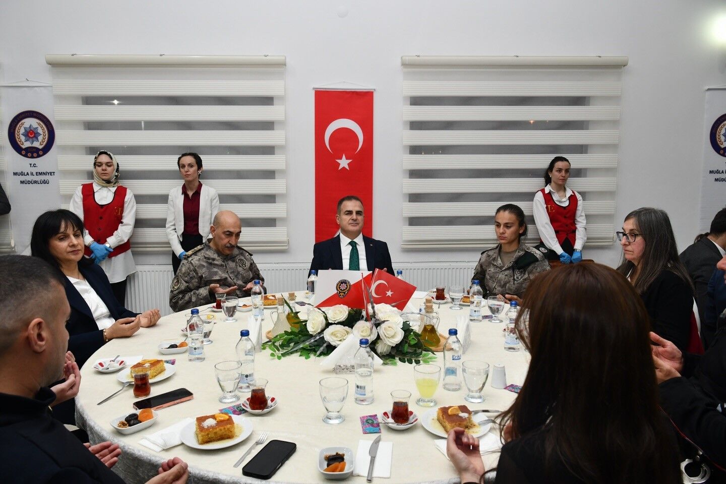 Vali Akbıyık, Şehit Aileleri, Gaziler İle İftar Sofrasında Buluştu (2)