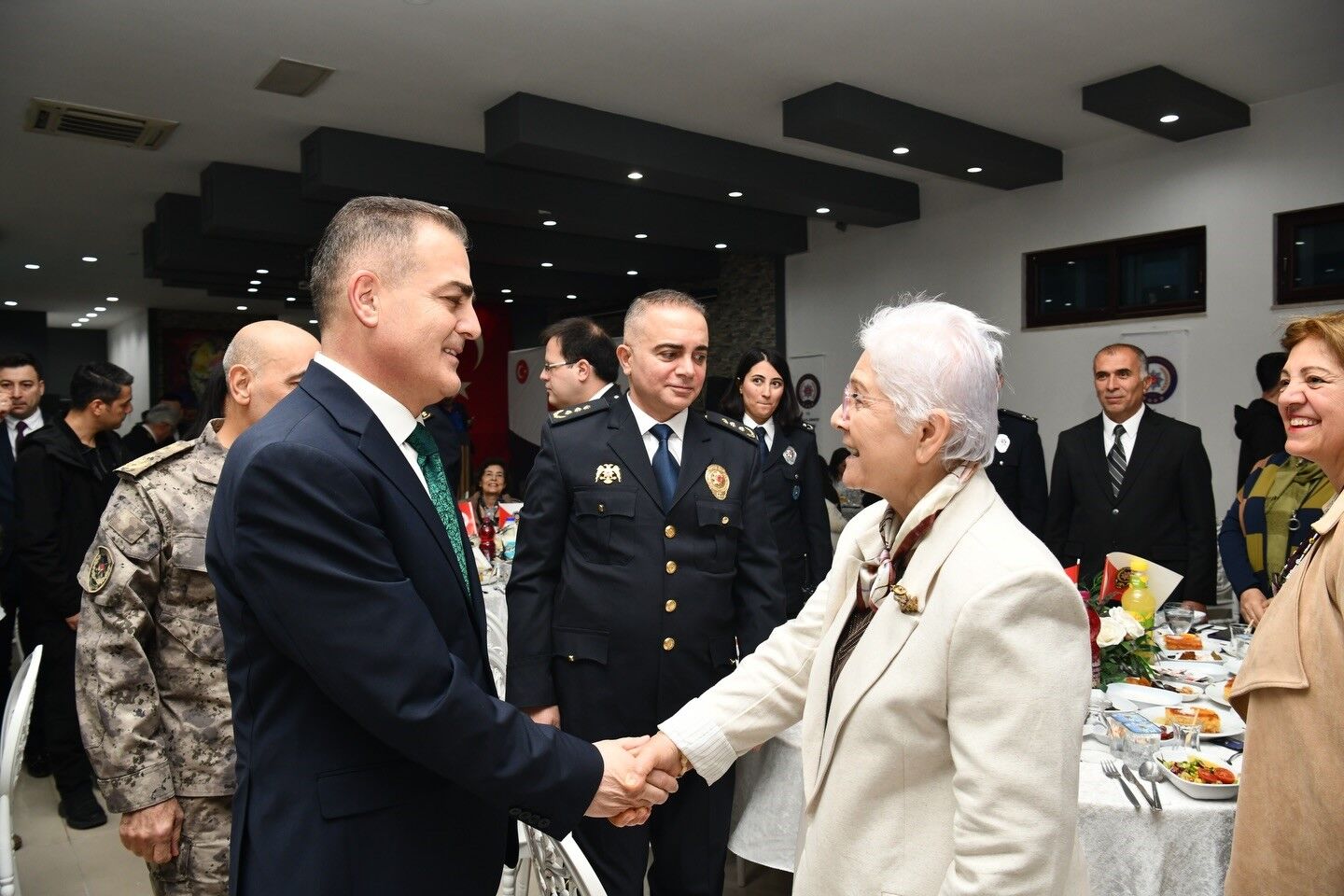 Vali Akbıyık, Şehit Aileleri, Gaziler İle İftar Sofrasında Buluştu (5)