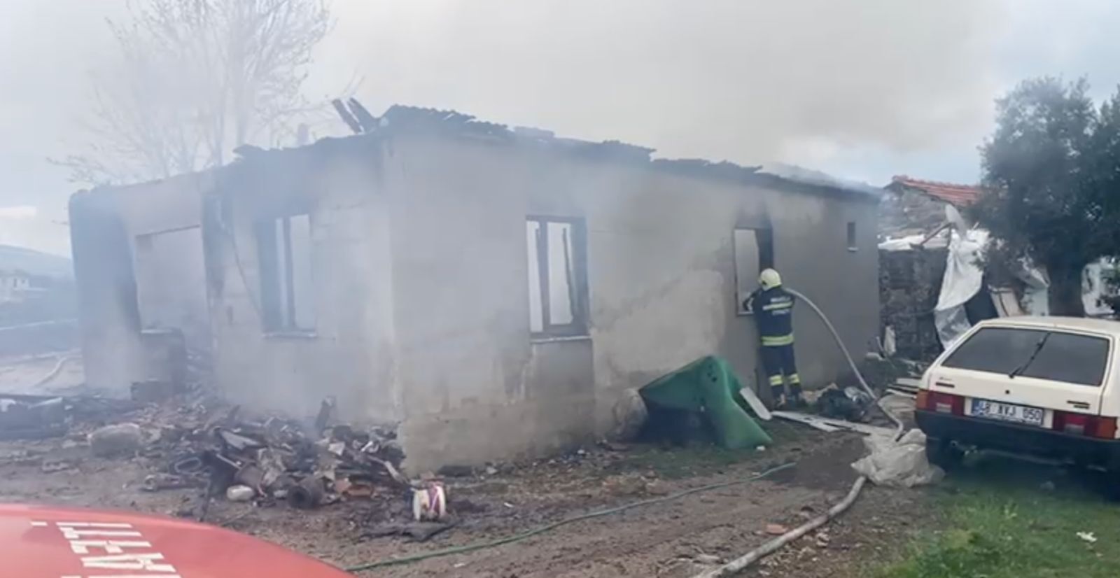 Yatağan’da Ev Yangını Bir Ev Küle Döndü (4)