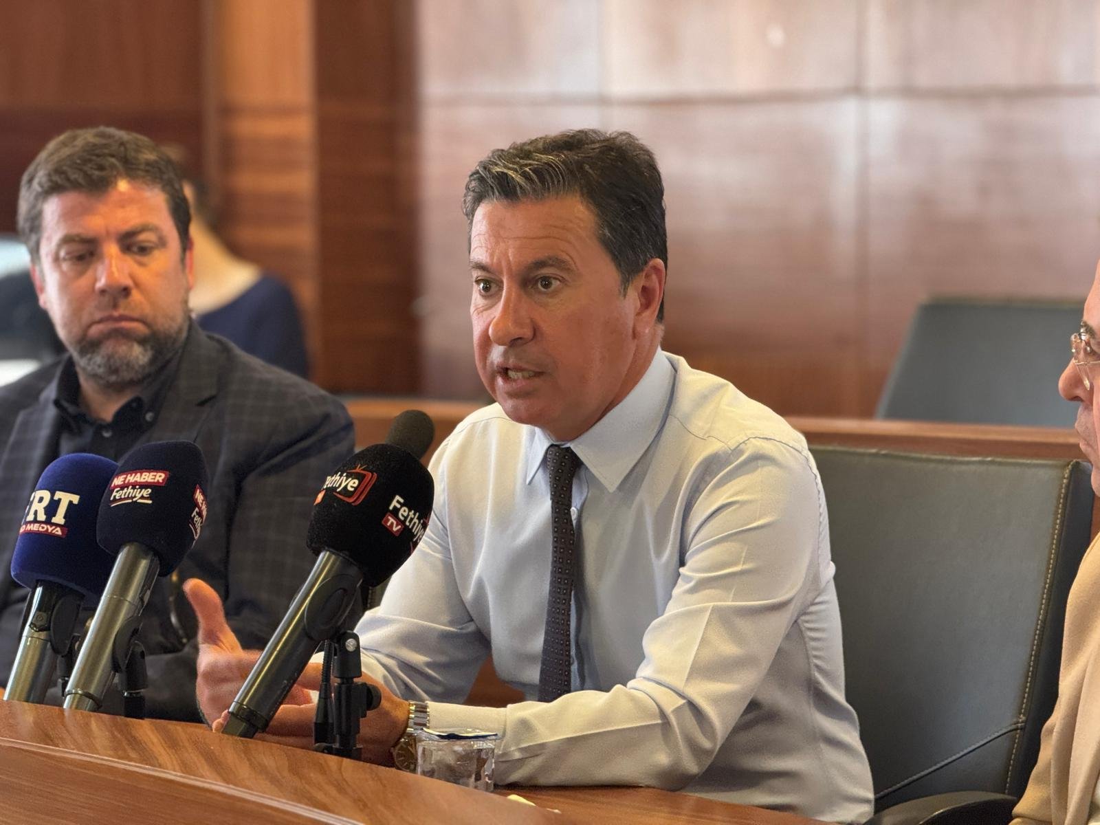 Ahmet Aras’tan Fethiye’de Gövde Gösterisi (2)