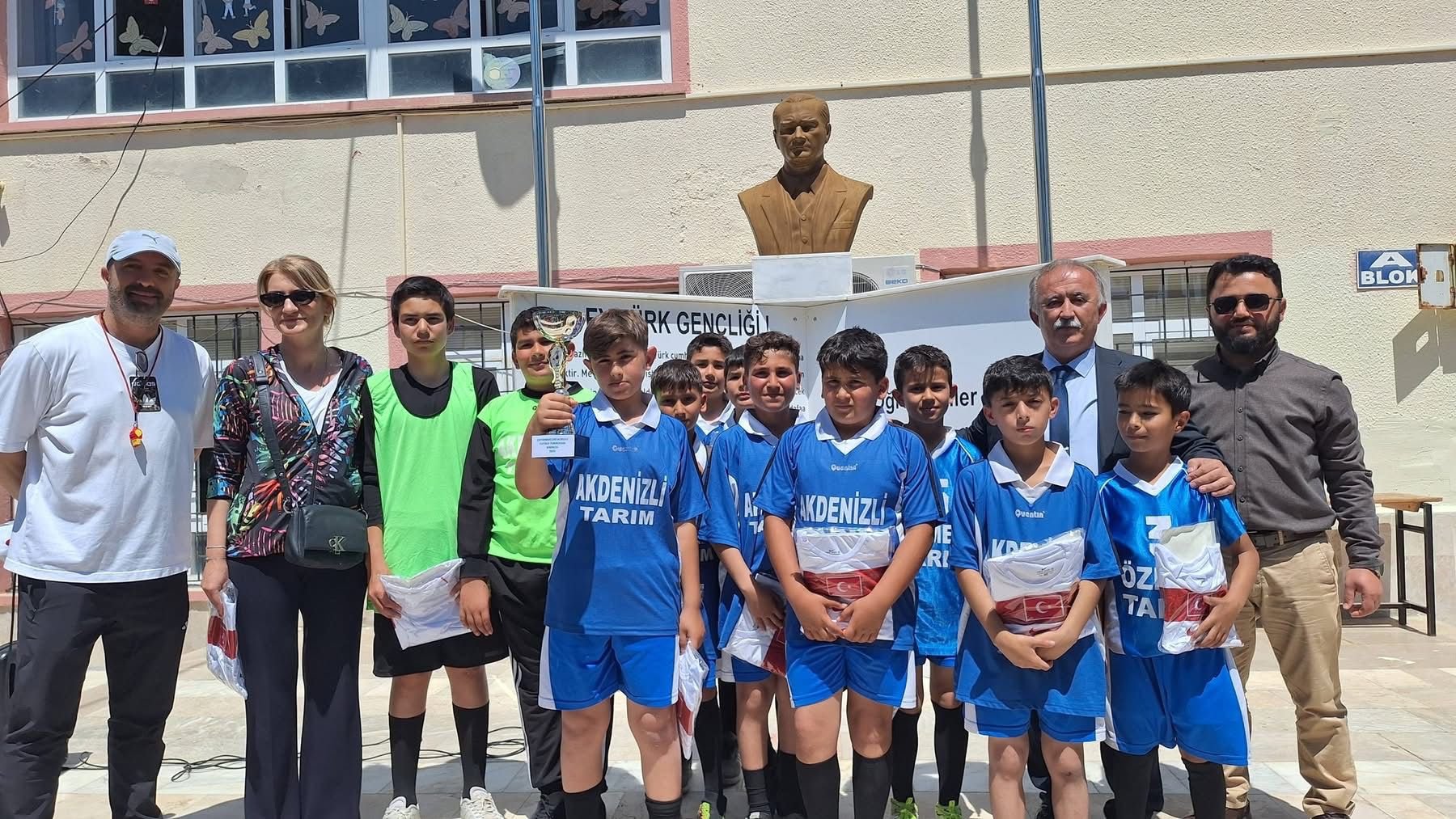 Çaykenarı Ortaokulu Geleneksel Futbol Turnuvası (3)