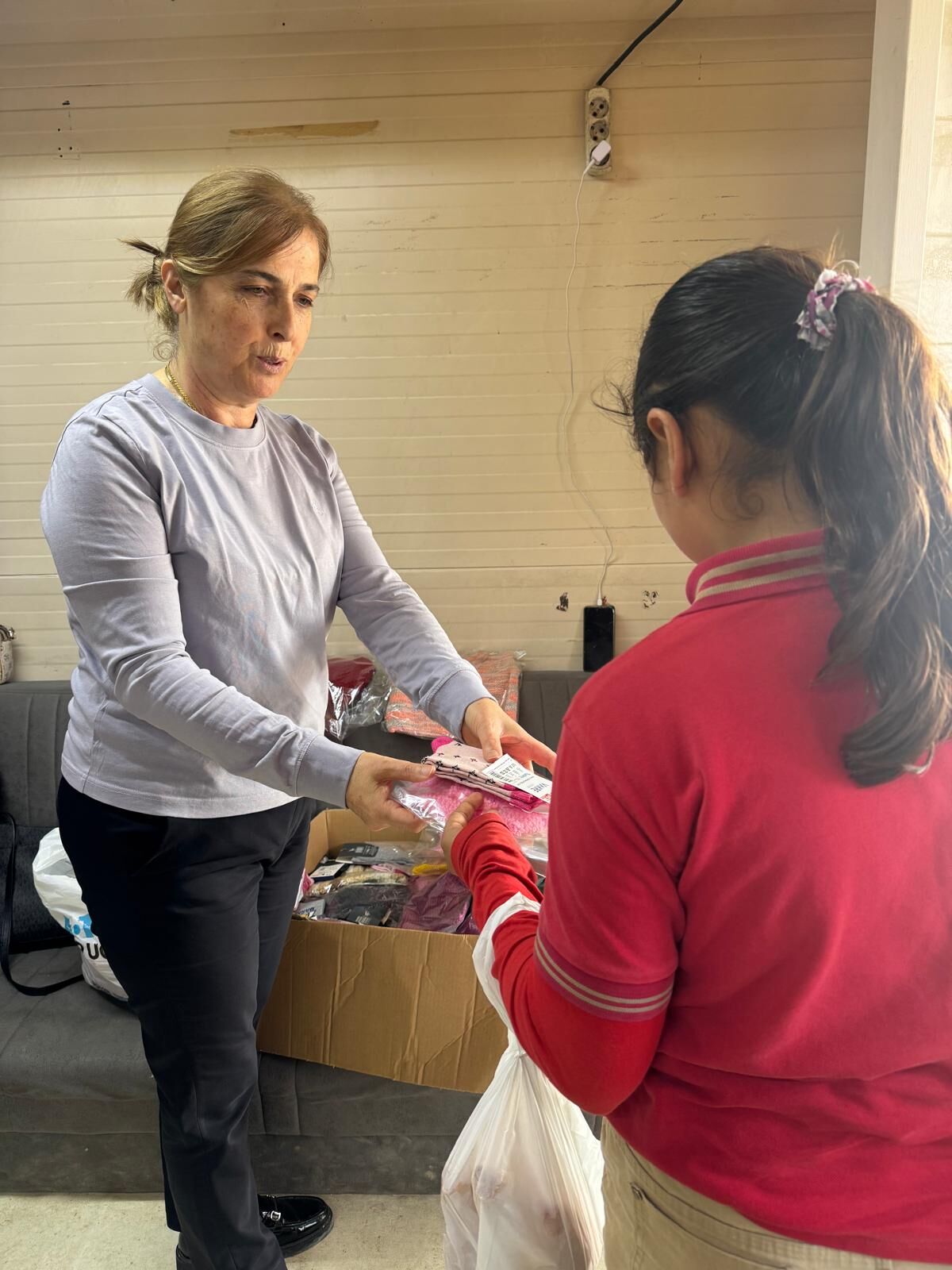 Chp Fethi̇ye Kadin Kollari’ndan Deprem Bölgesi̇ndeki̇ Çocuklara Destek (6)