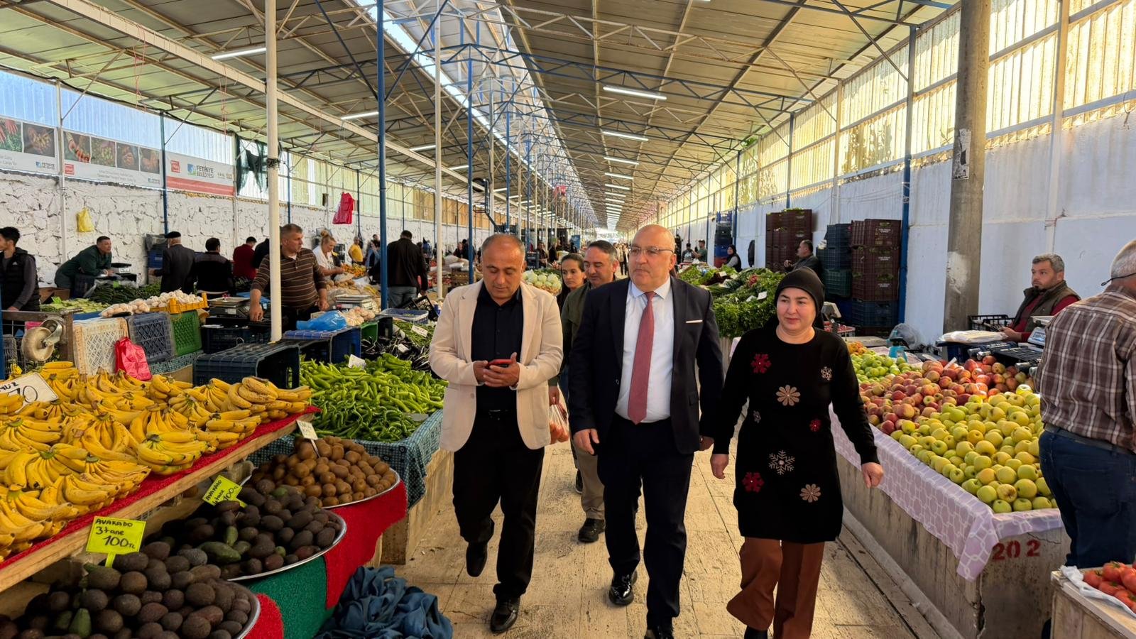 Federasyon Başkanı Karaca, Fethiye Salı Pazarı’nda Esnafla Buluştu (3)