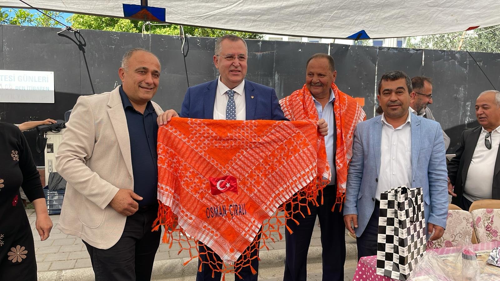 Federasyon Başkanı Karaca, Fethiye Salı Pazarı’nda Esnafla Buluştu (5)