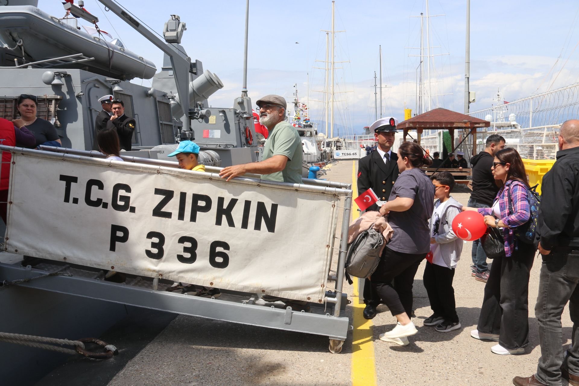 Fethiye’de Askeri Gemiler Ziyarete Açıldı (4)