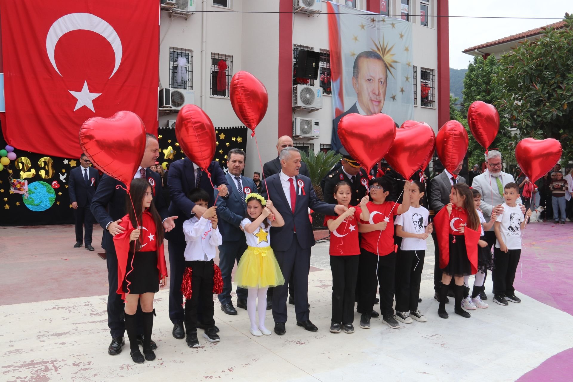 Fethiye’de Atatürk İlkokulu’nda Anlamlı 23 Nisan Kutlaması (12)