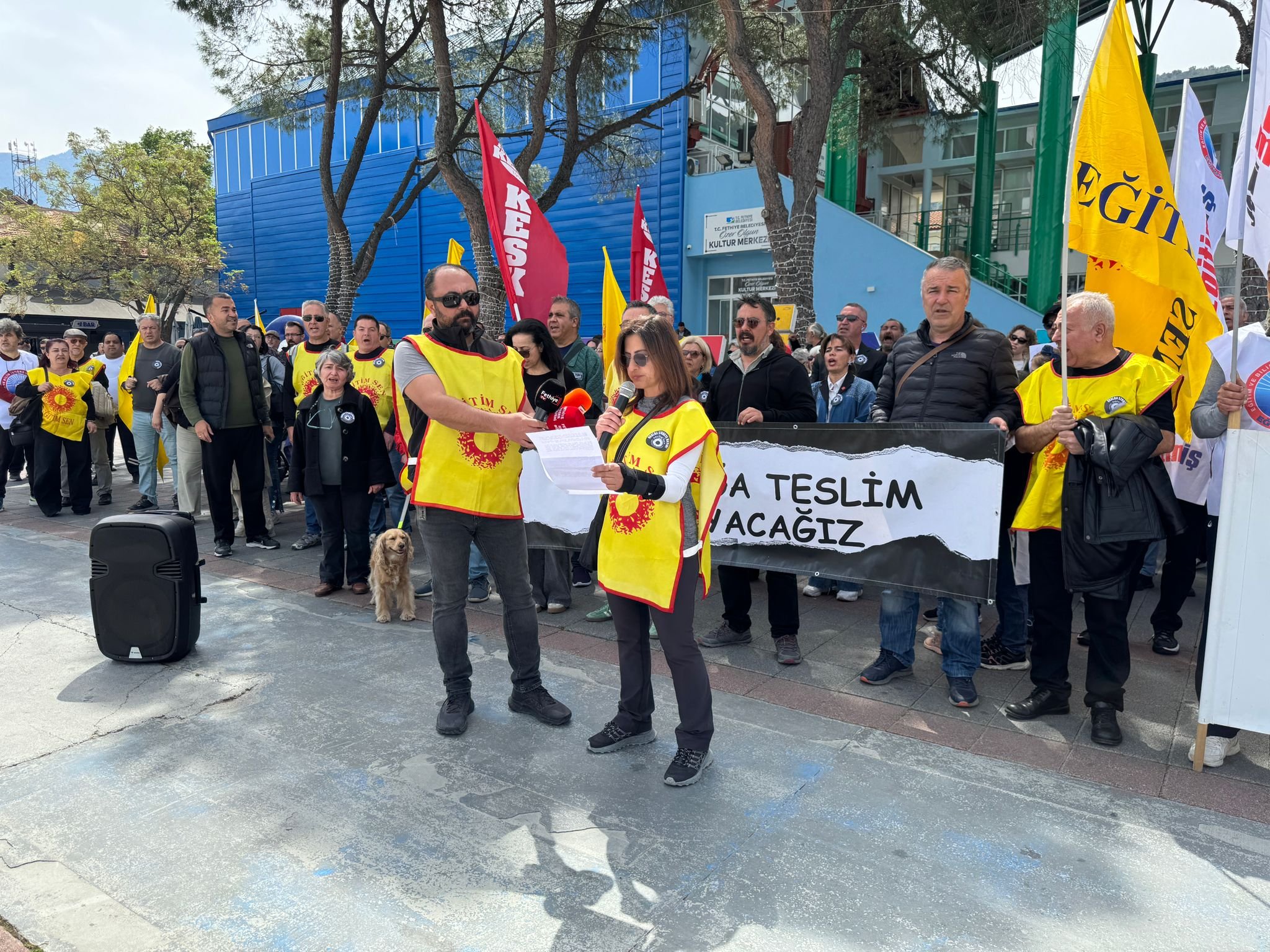 Fethi̇ye'de Eği̇ti̇m Sendi̇kalarindan İş Birakma Eylemi̇ (10)