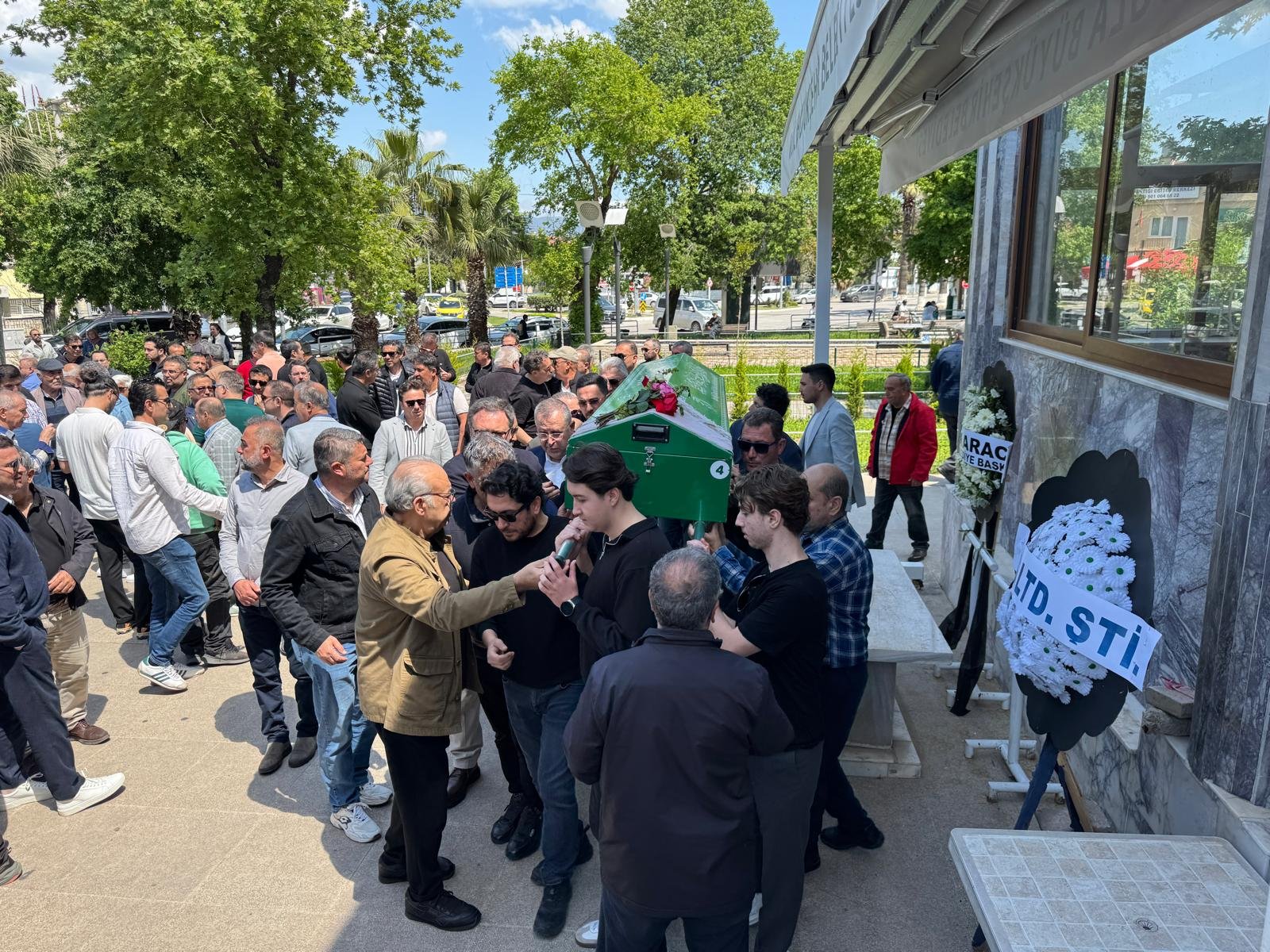 Fethiye'de İmar Müdürü Korhan Şaröz'ün Annesi Son Yolculuğuna Uğurlandı (3)