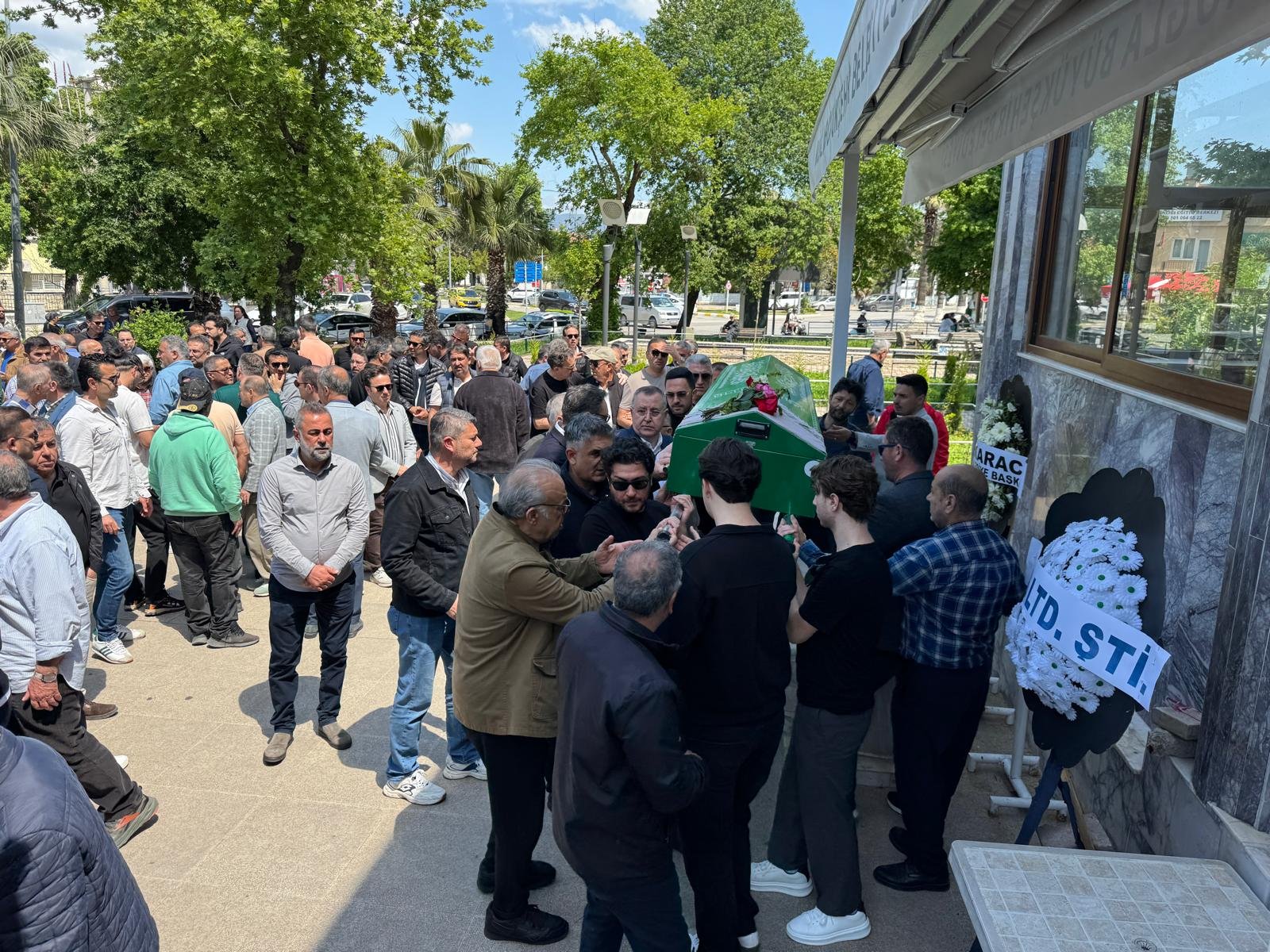 Fethiye'de İmar Müdürü Korhan Şaröz'ün Annesi Son Yolculuğuna Uğurlandı (4)