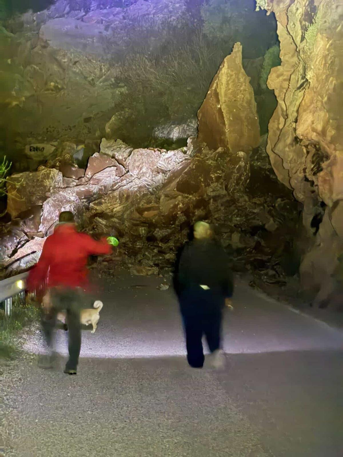 Fethiye’de Kaya Düşmesi Faralya Yolu Ulaşıma Kapandı (3)