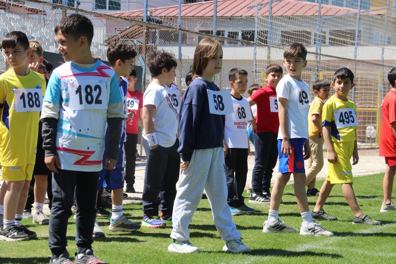 Fethi̇ye’de Öğrenci̇ler “En Hizli” Olmak İçi̇n Koştu (6)