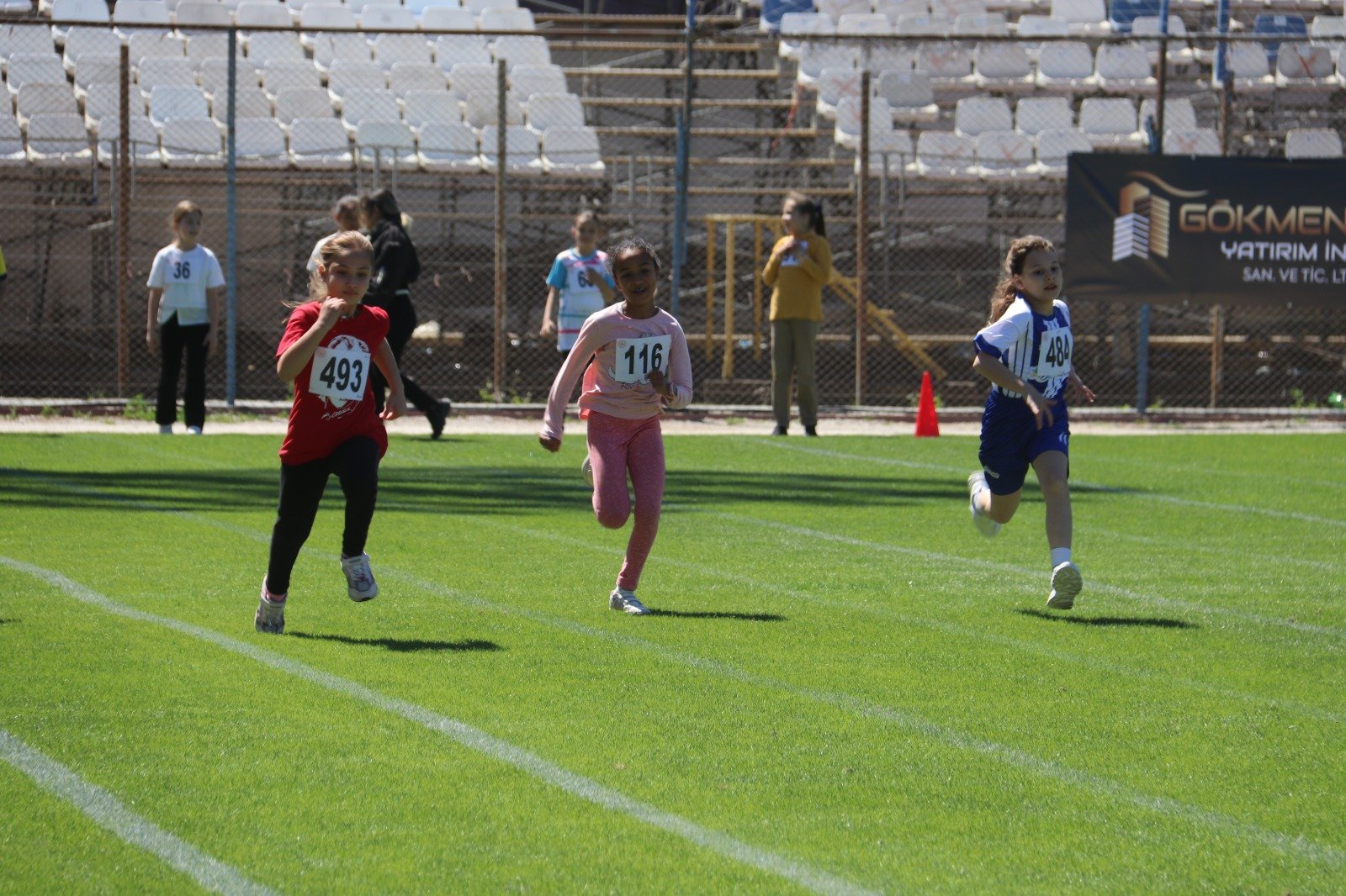 Fethi̇ye’de Öğrenci̇ler “En Hizli” Olmak İçi̇n Koştu (8)