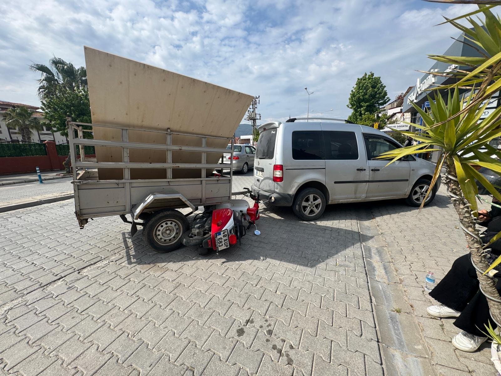 Fethiye’de Trafik Kazası Motosiklet Sürücüsü Yaralandı (3)