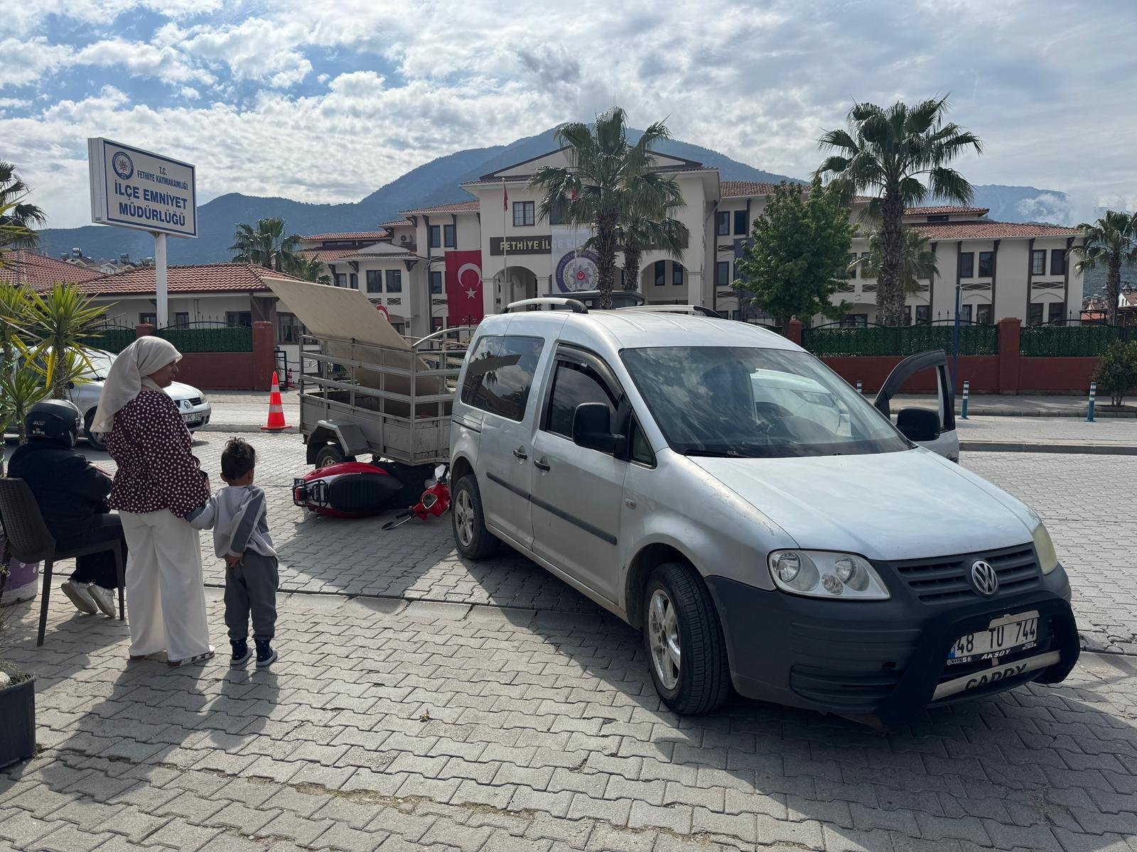 Fethiye’de Trafik Kazası Motosiklet Sürücüsü Yaralandı (4)