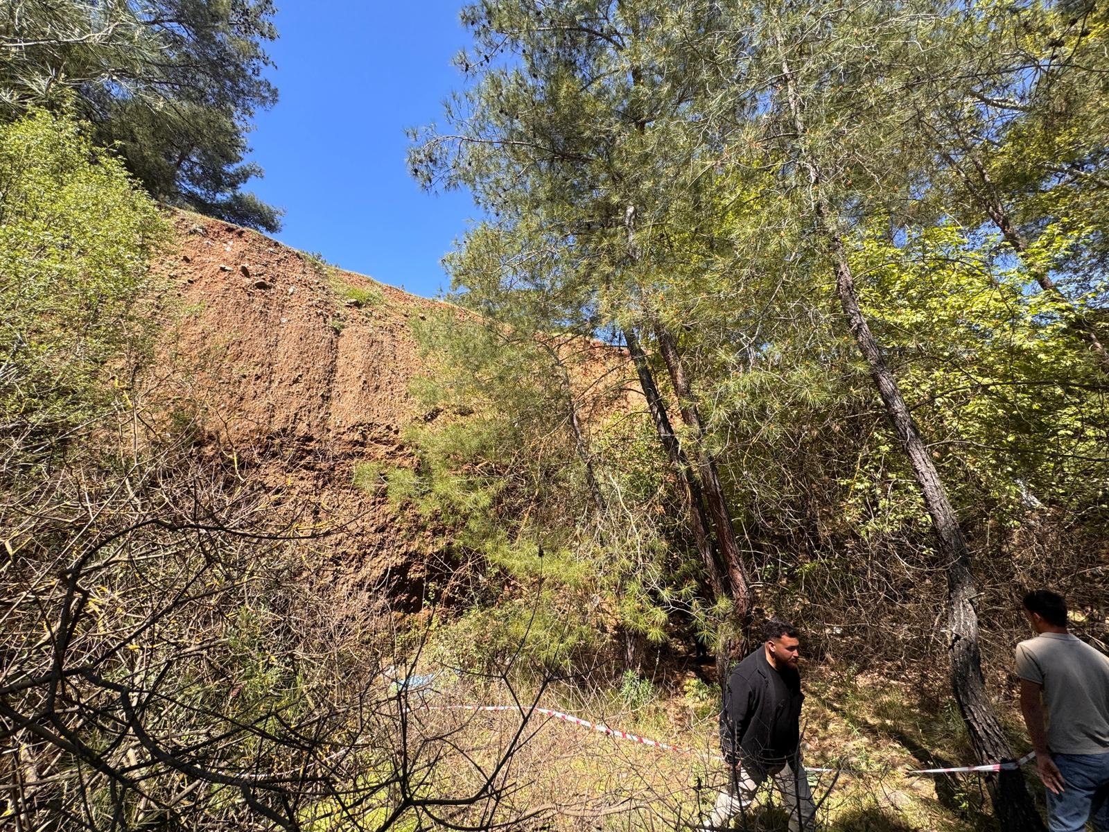 Fethi̇ye’de Uçurumdan Düşen Genç Hayatini Kaybetti̇ (3)