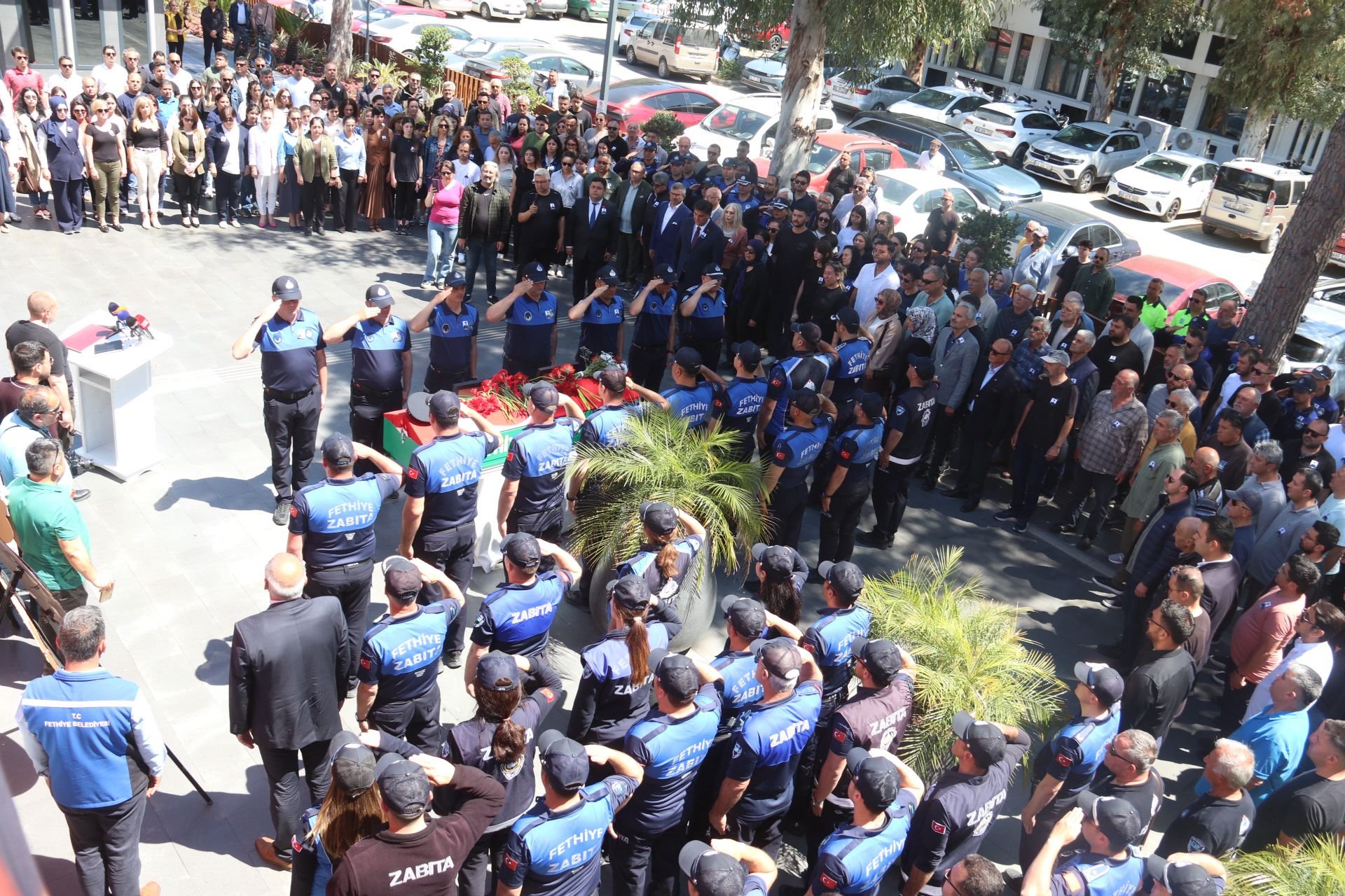 Fethiye’de Zabıta Personeli Kerem Ersoy’a Duygusal Veda (13)