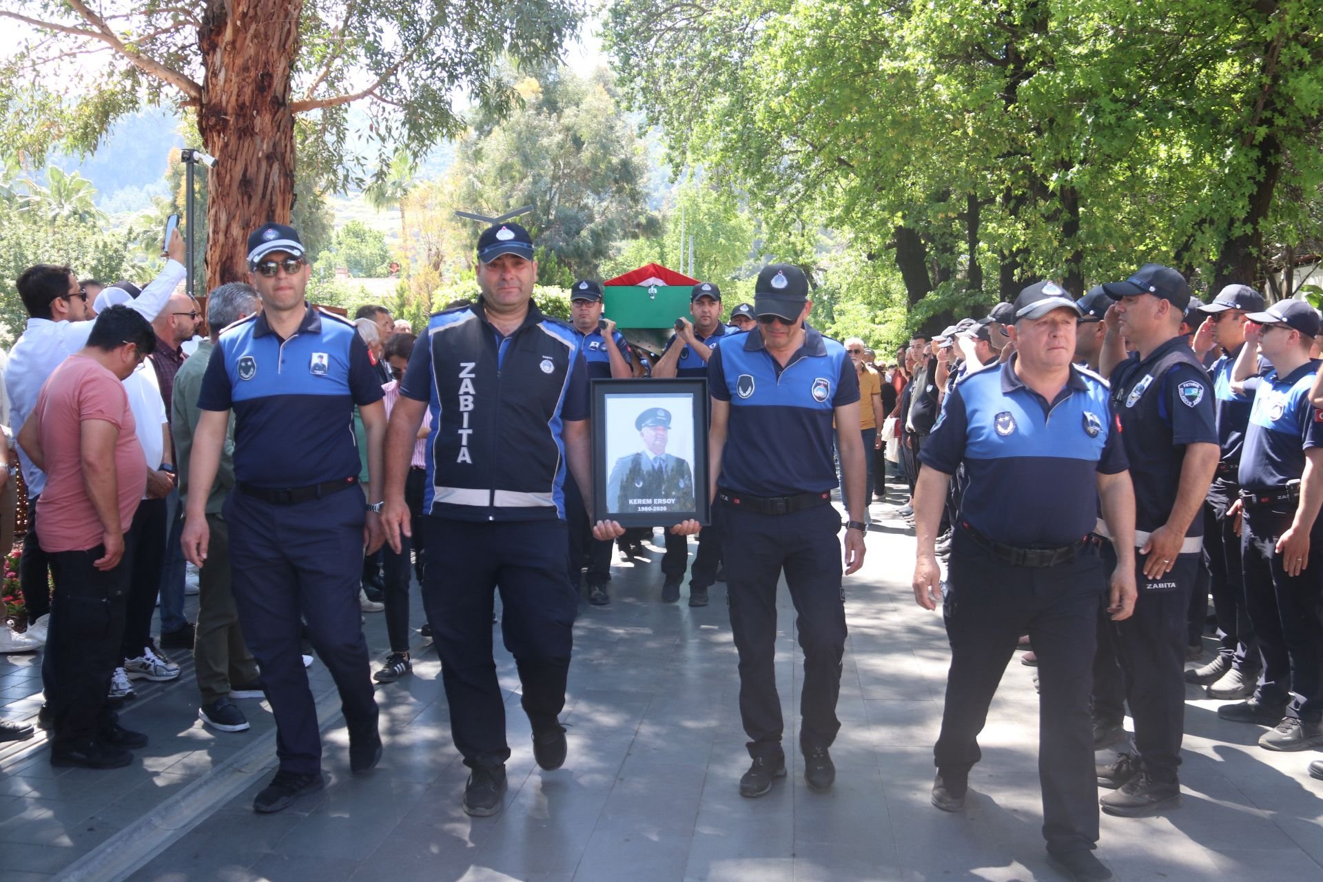 Fethiye’de Zabıta Personeli Kerem Ersoy’a Duygusal Veda (2)