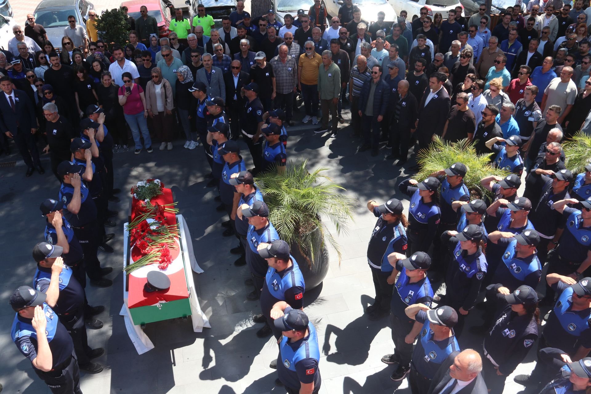 Fethiye’de Zabıta Personeli Kerem Ersoy’a Duygusal Veda (5)