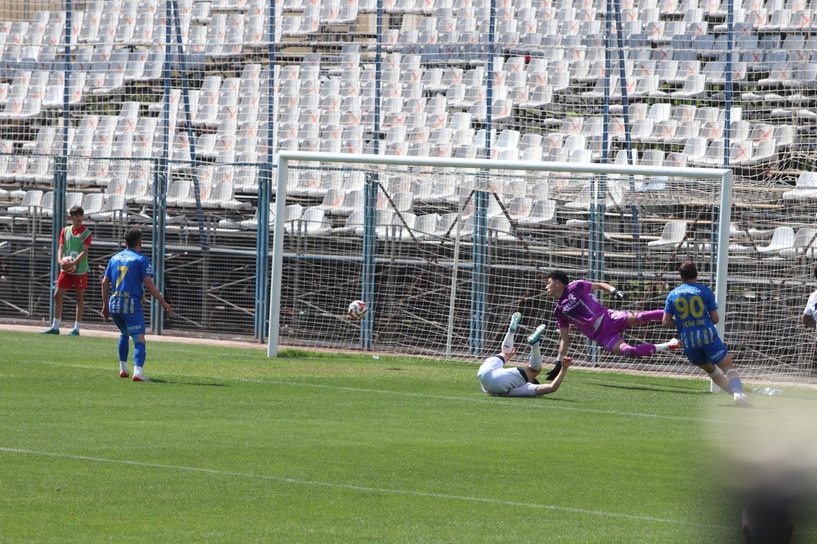 Fethi̇yespor İle Muşspor Yeni̇şemedi̇ 1 1 (4) Kopya