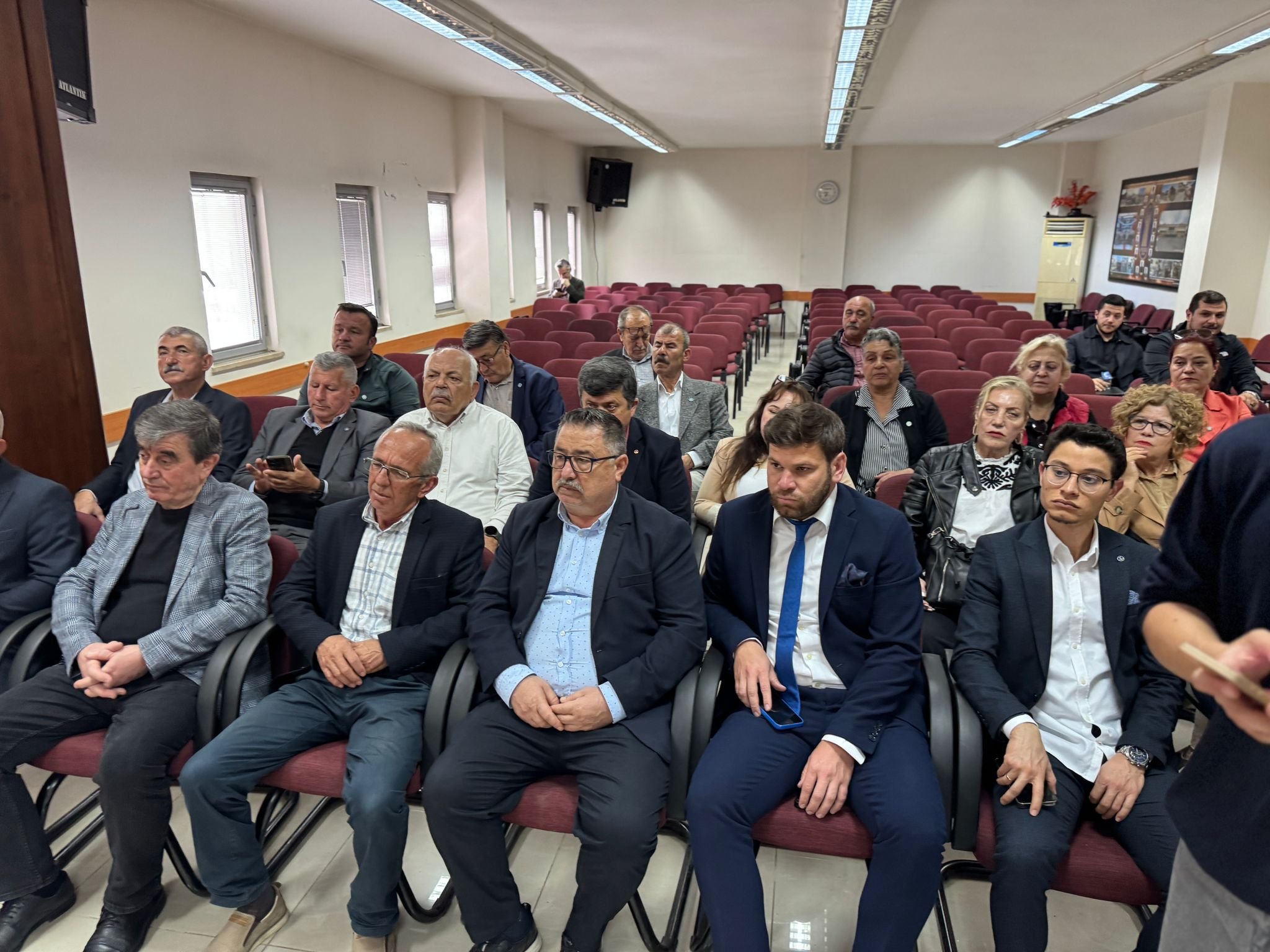 İyi̇ Parti̇ Genel Başkan Yardimcisi Buğra Kavuncu’dan Fethi̇ye Esnaf Odasi’na Zi̇yaret (3)