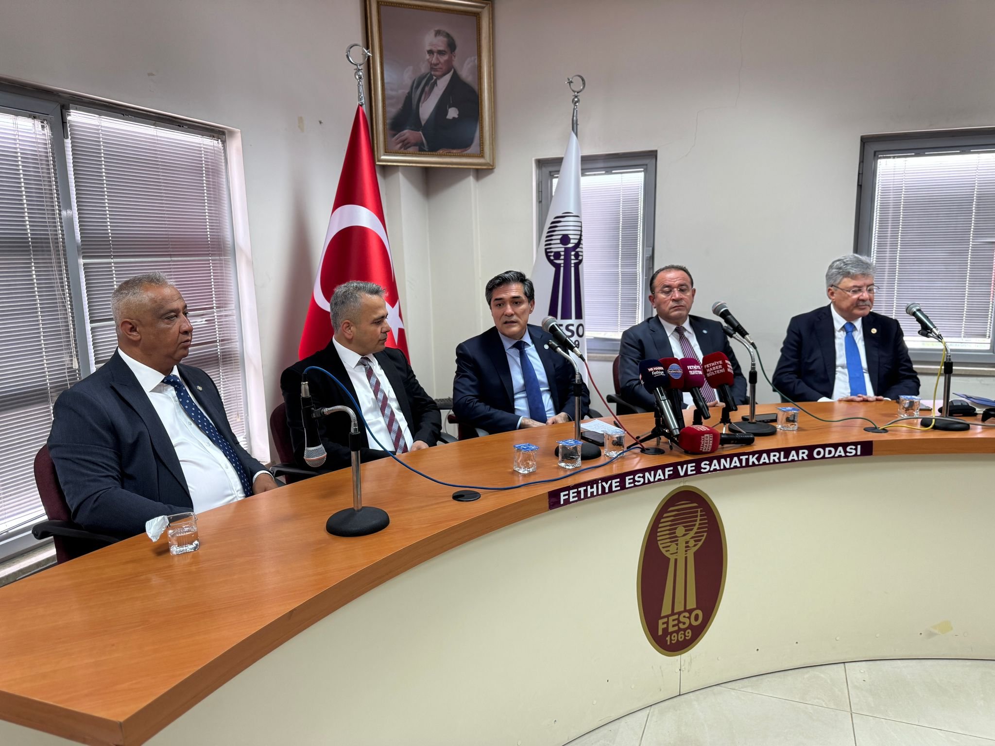 İyi̇ Parti̇ Genel Başkan Yardimcisi Buğra Kavuncu’dan Fethi̇ye Esnaf Odasi’na Zi̇yaret (4)