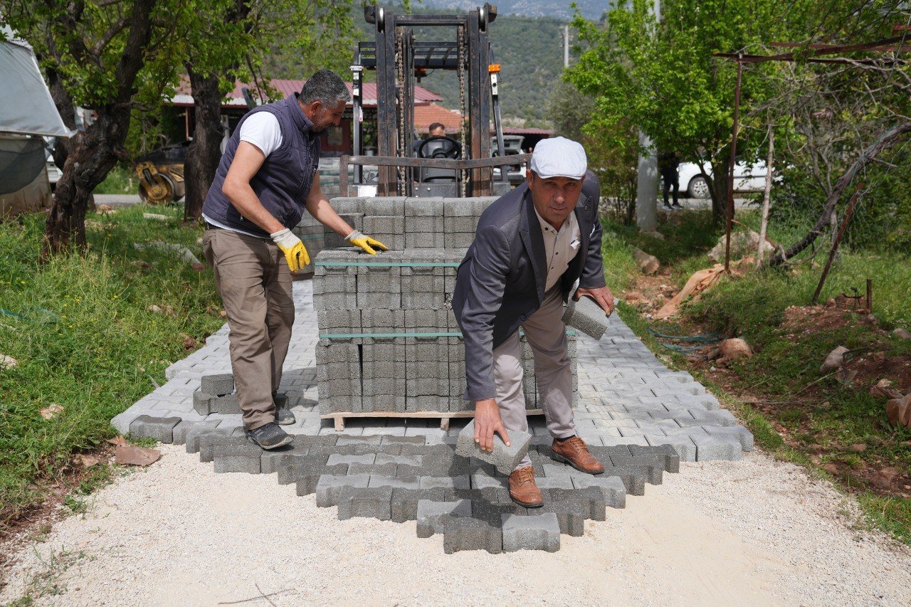 İzzetti̇n Mahallesi̇’nden Başkan Akdeni̇zli̇’ye Teşekkür (1)