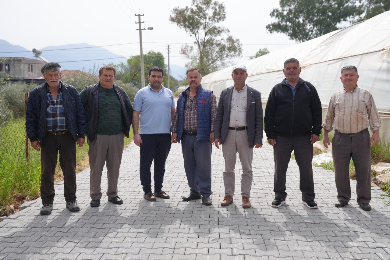 İzzetti̇n Mahallesi̇’nden Başkan Akdeni̇zli̇’ye Teşekkür (4)