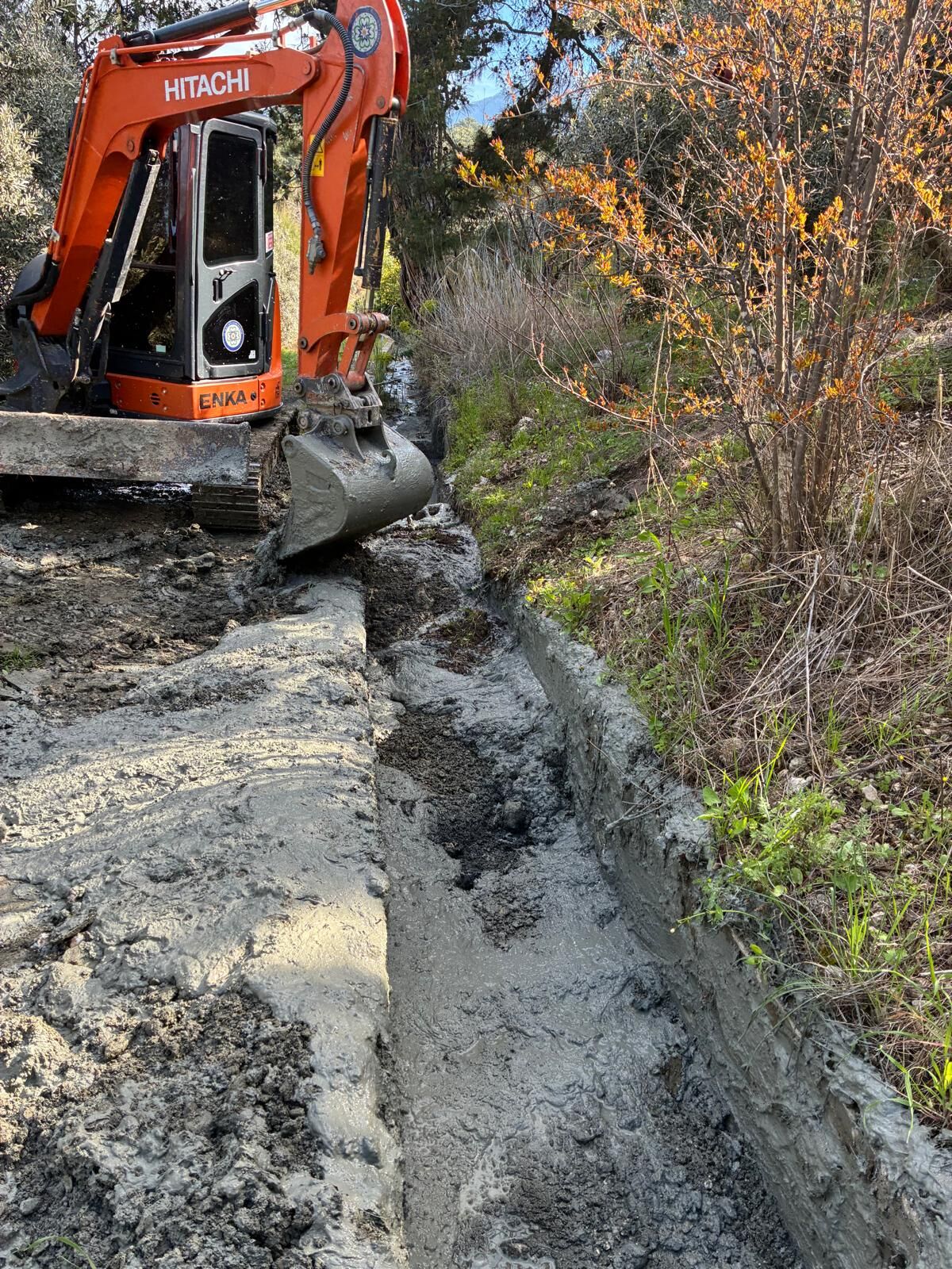 Kayadibi Mahallesi’nde Kanal Temizliği Başladı (1)