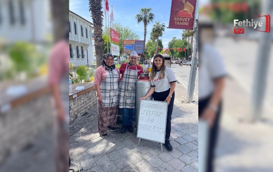 Fethiye’de Boşanmasını Lokma Dağıtarak Kutladı