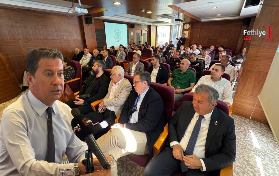 Ahmet Aras’tan Fethiye’de Gövde Gösterisi