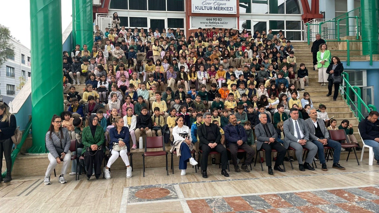 Mi̇ni̇k Kalemlerden Büyük Başari; 124 Eser Ki̇taplaşti (3)