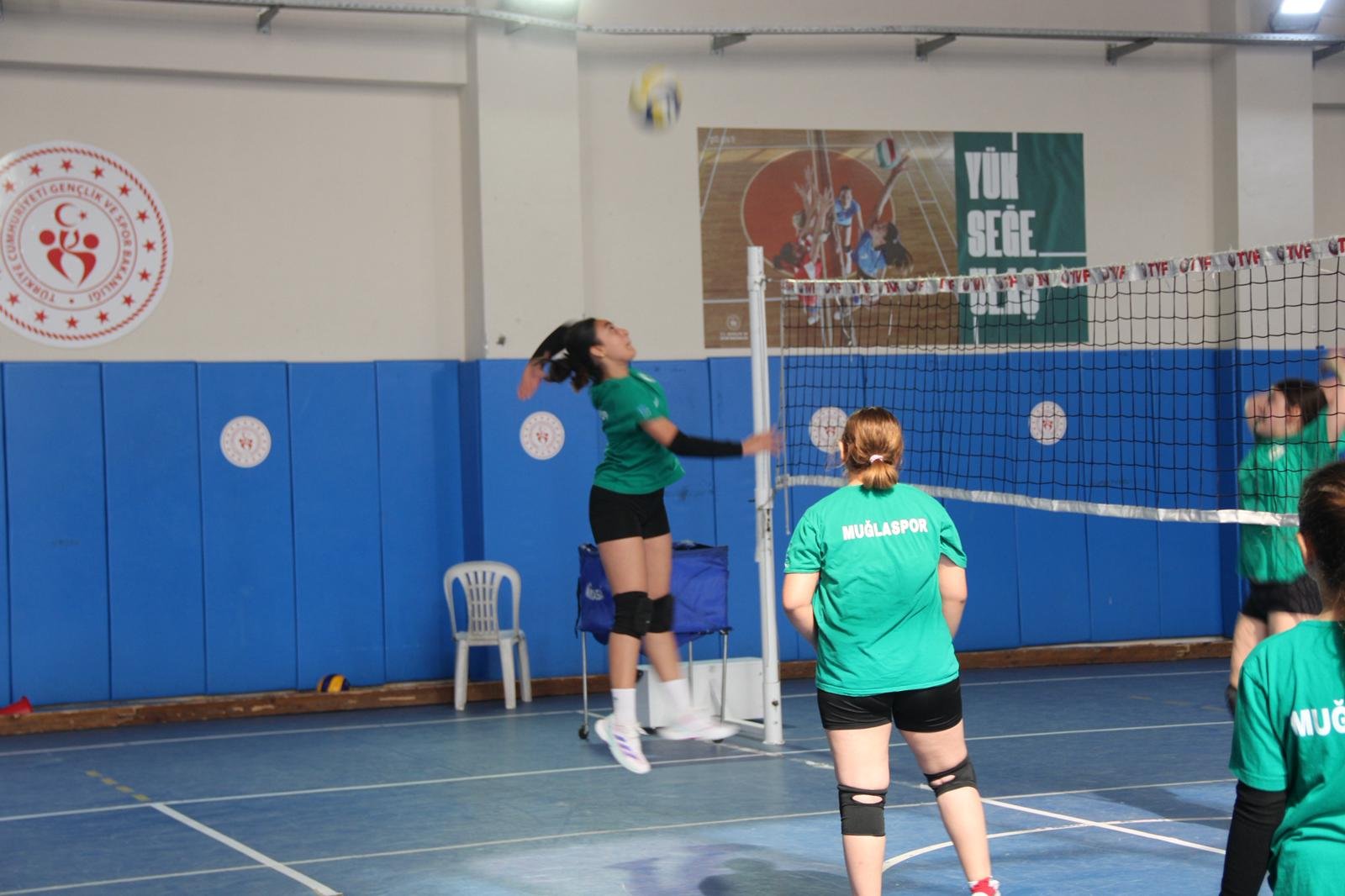 Muğlaspor Voleybolda Altyapi Ataği (4)
