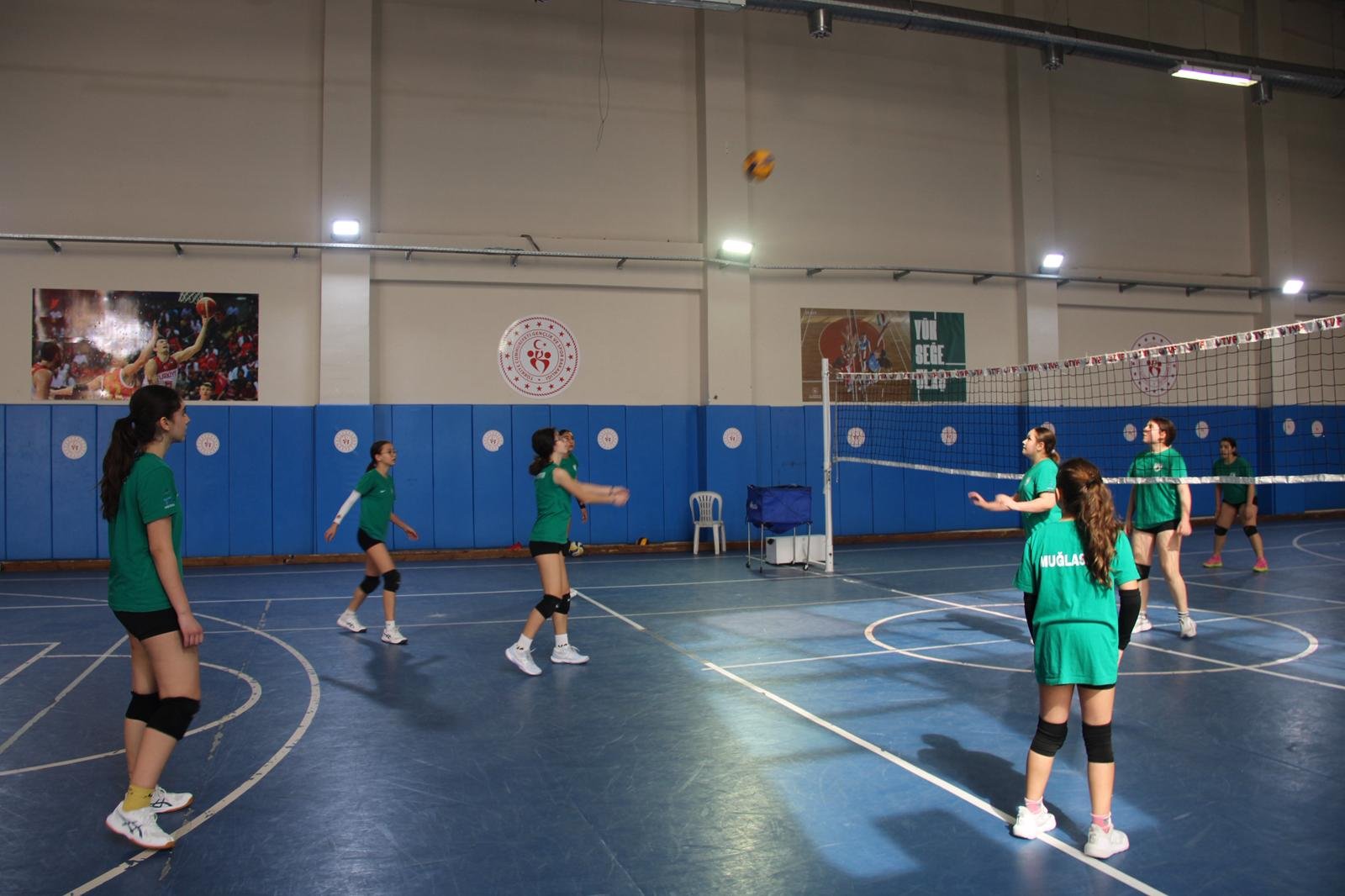 Muğlaspor Voleybolda Altyapi Ataği (5)