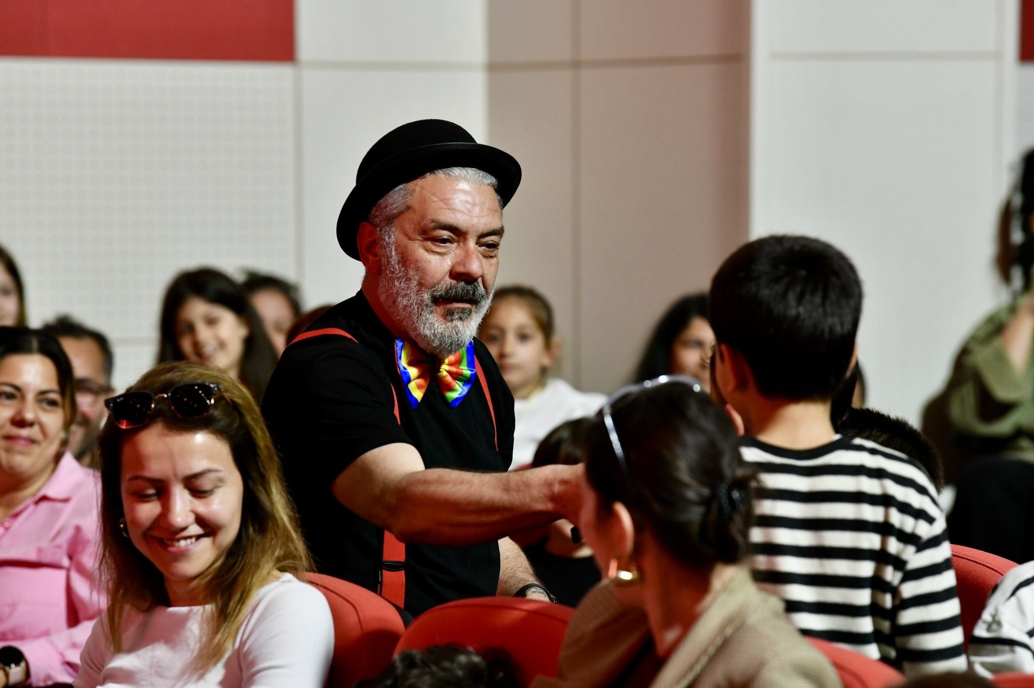 “Necmi̇ Yapici İle Eğlence Karnavali” Renkli̇ Geçti̇ (1)