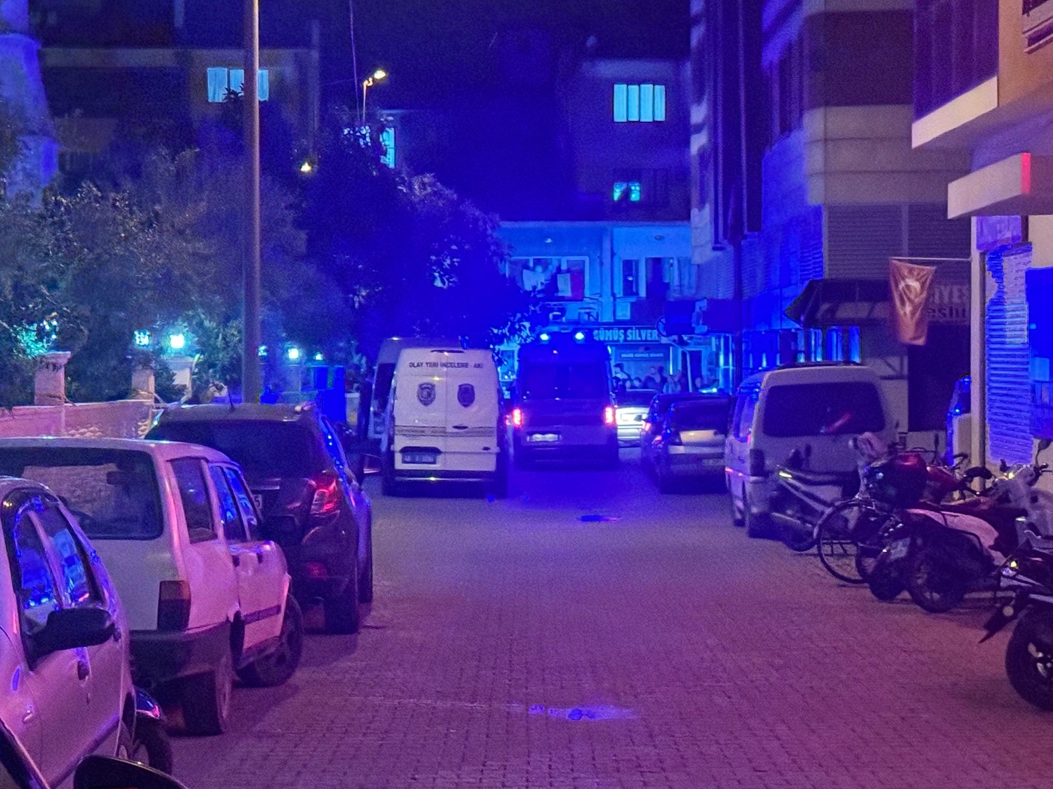 Otel Önündeki̇ Si̇lahli Saldirida Ağir Yaralanan Kadin Hayatini Kaybetti̇ (1)