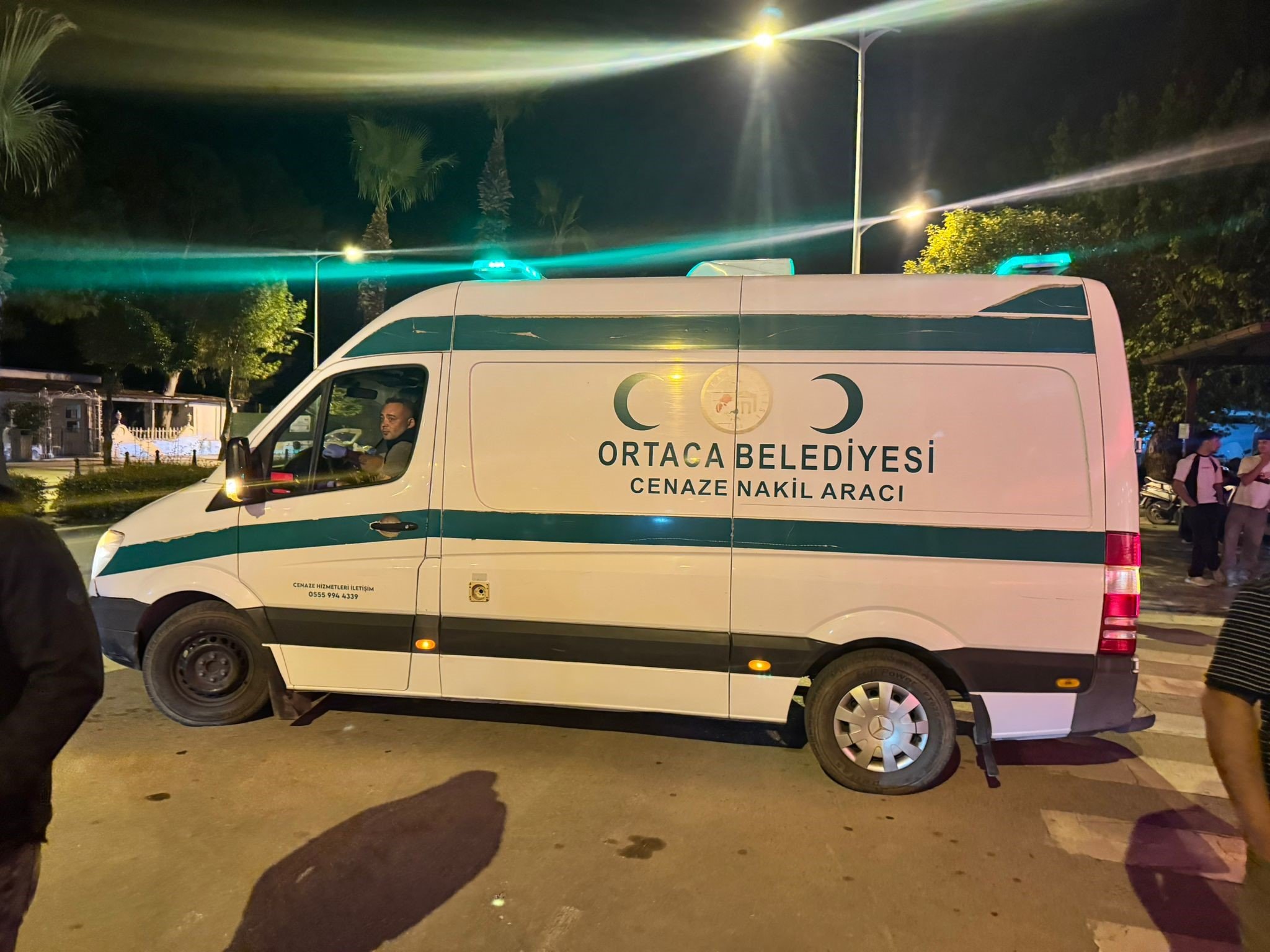 Otel Önündeki̇ Si̇lahli Saldirida Ağir Yaralanan Kadin Hayatini Kaybetti̇ (4)