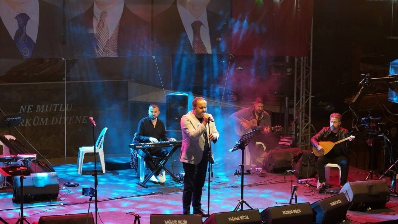 (Ozan Manas) Mhp’den Seydikemer’de Müzik Şöleni (1)