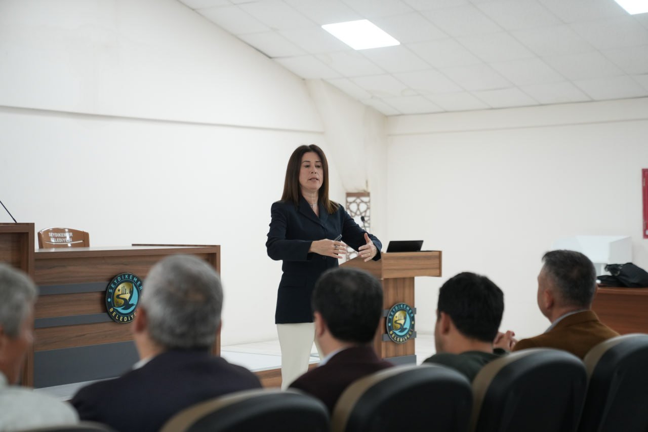 Seydi̇kemer Beledi̇yesi̇’nden Obezi̇teye Karşi Farkindalik Semi̇neri̇ (1)