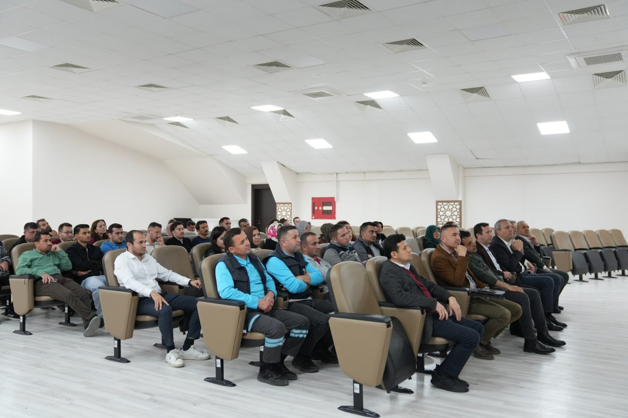 Seydi̇kemer Beledi̇yesi̇’nden Obezi̇teye Karşi Farkindalik Semi̇neri̇ (3)