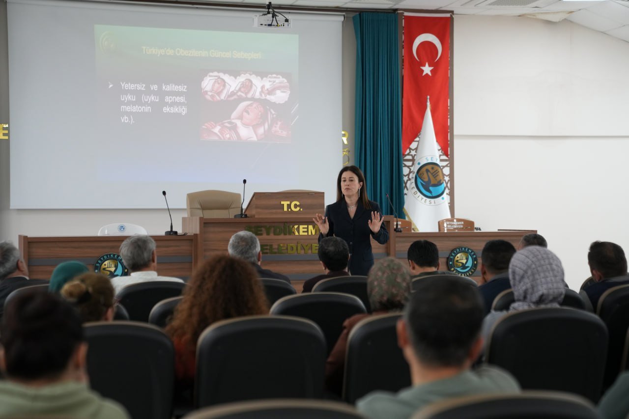 Seydi̇kemer Beledi̇yesi̇’nden Obezi̇teye Karşi Farkindalik Semi̇neri̇ (5)