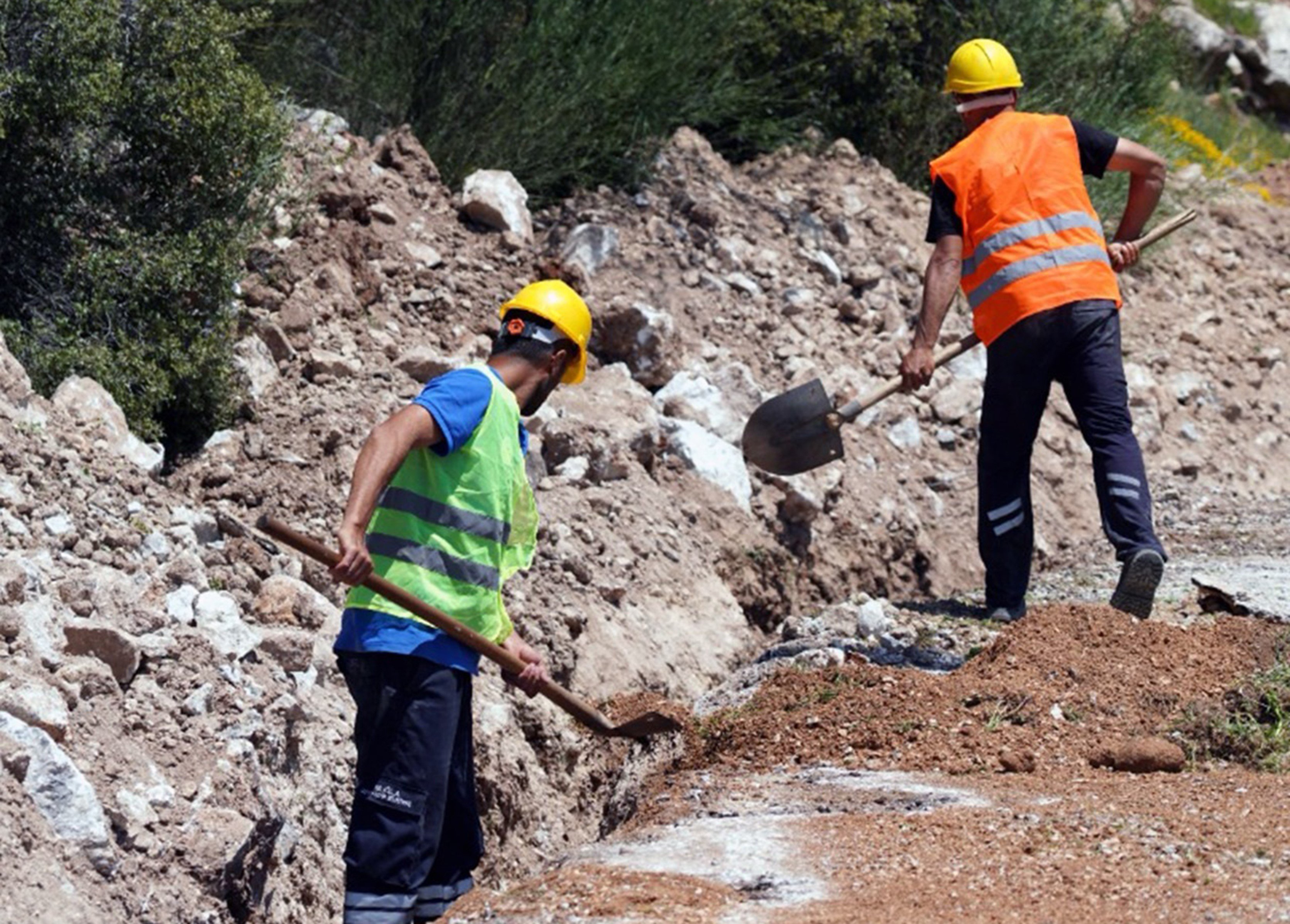 Seydikemer Çatak Mahallesi İçme Suyu İsale Hattı Yenileniyor (1)