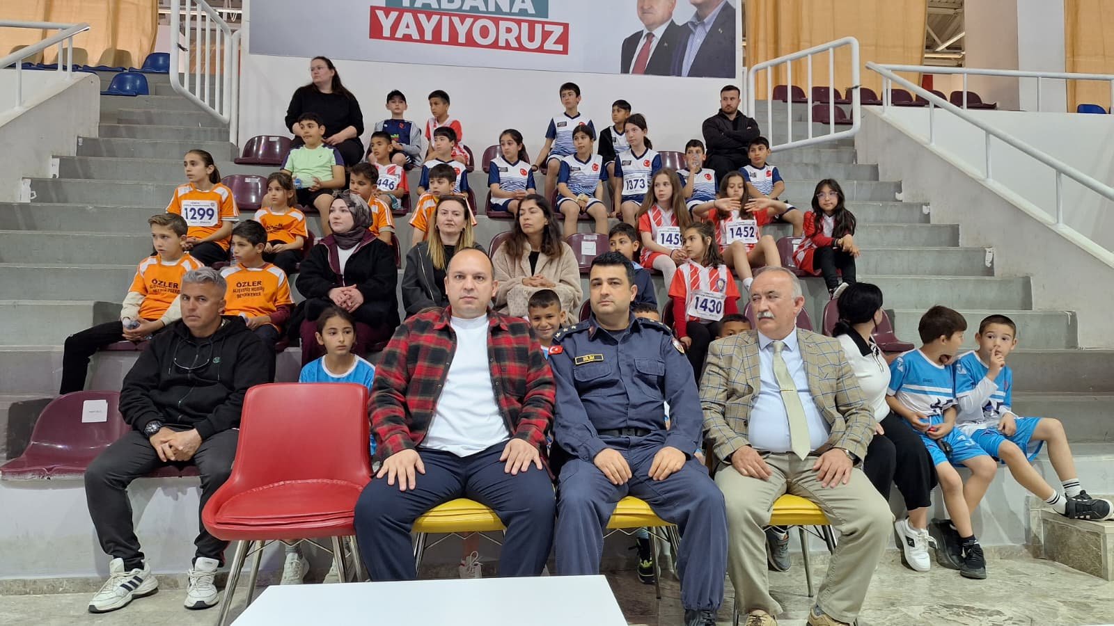 Seydikemer’de 23 Nisan Coşkusu Yol Koşusuyla Başladı (11)