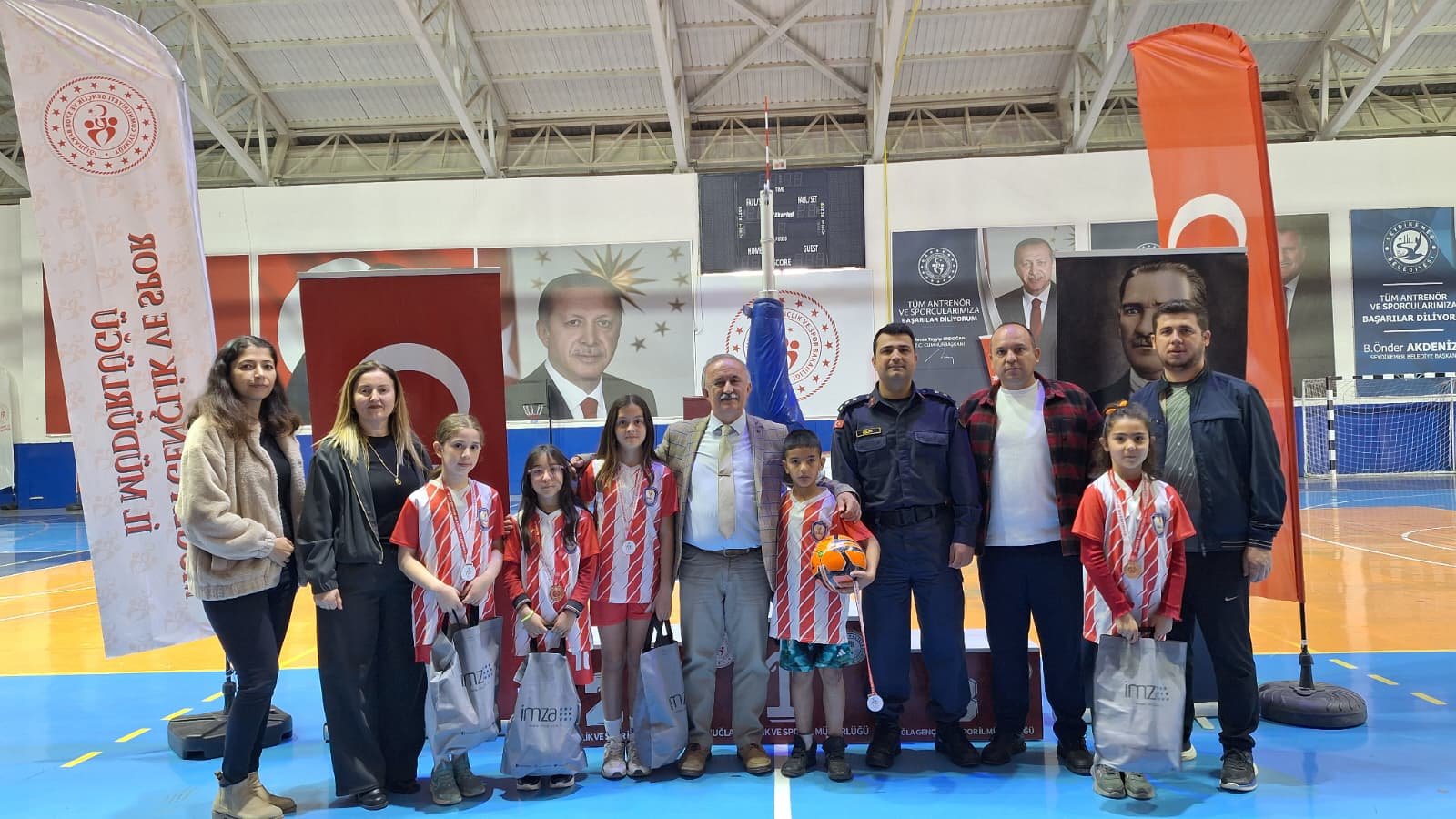 Seydikemer’de 23 Nisan Coşkusu Yol Koşusuyla Başladı (14)