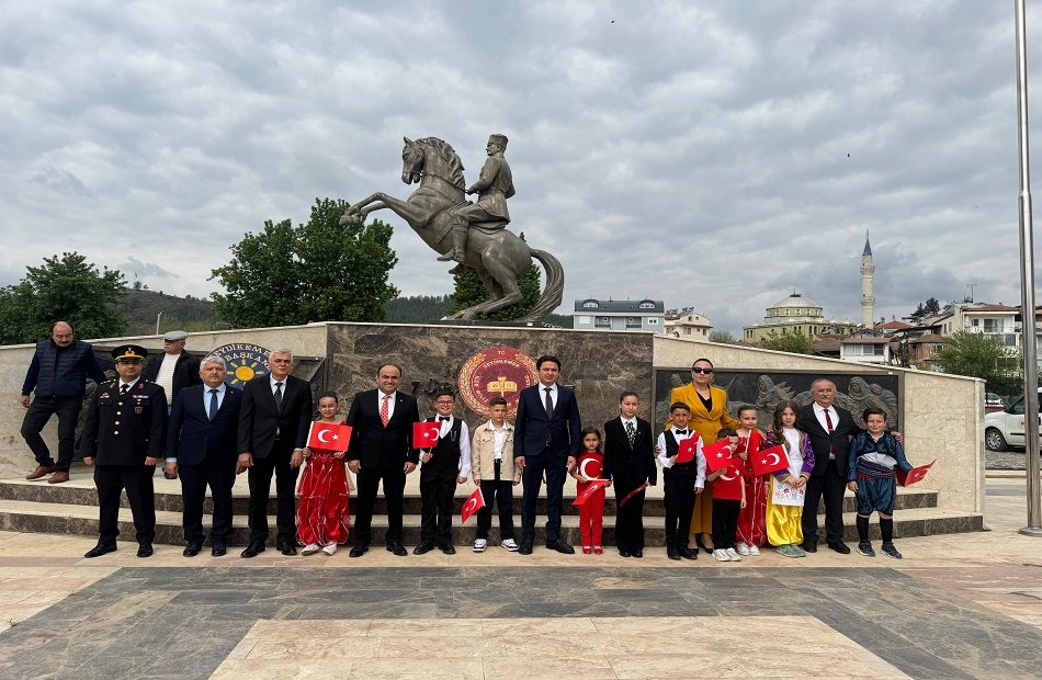 Seydi̇kemer'de 23 Ni̇san Törenle Kutlandi (4)