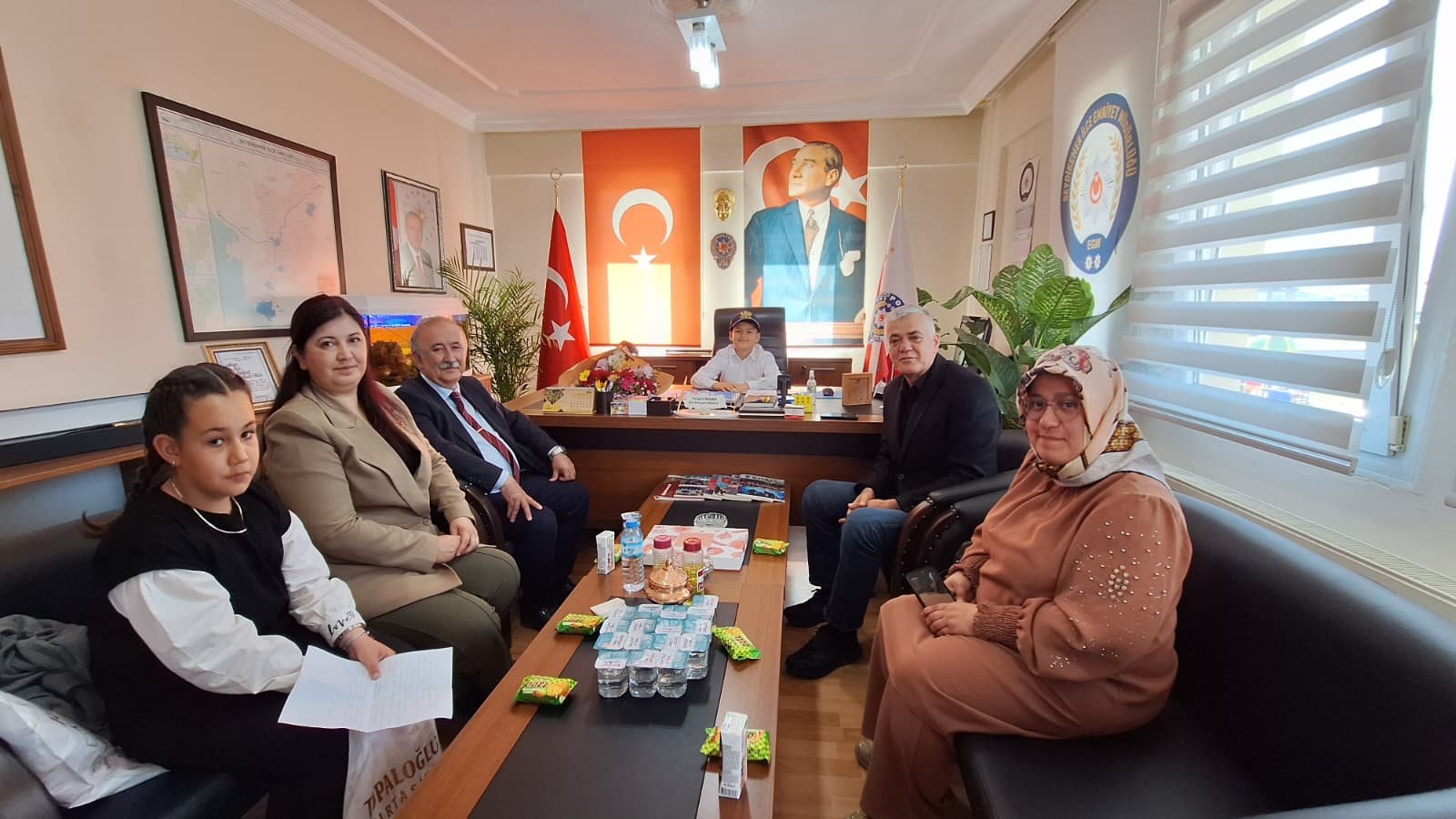 Seydikemer’de Emniyet Müdürlüğü Makamı Miniklere Emanet (6)