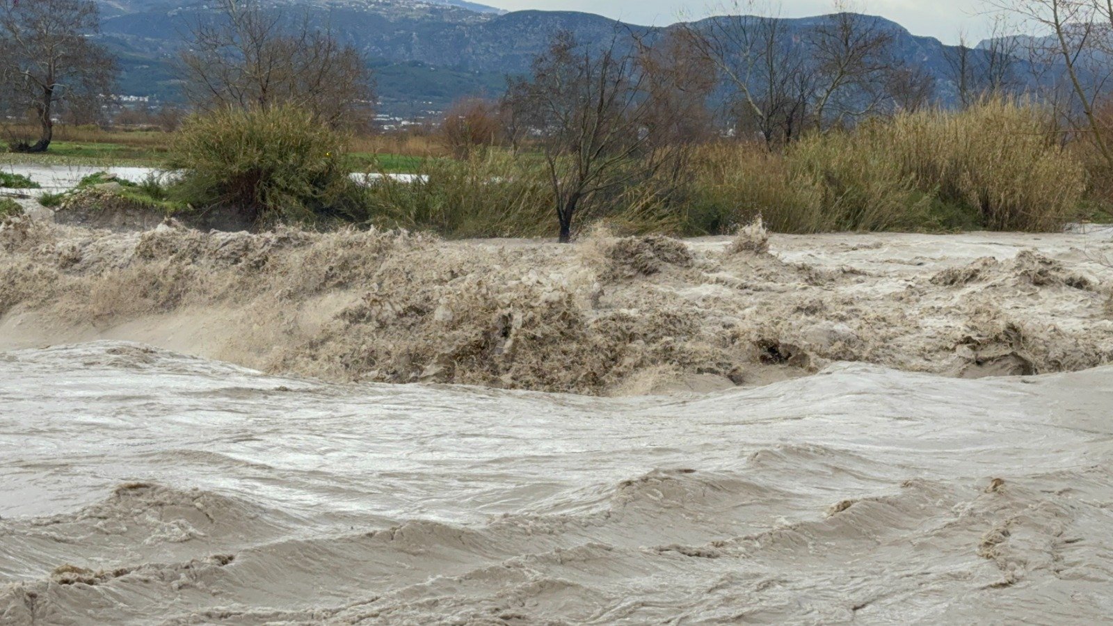 Seydi̇kemer’deki̇ Sel Felaketi̇ Alabalik Tesi̇sleri̇ni̇ Vurdu 100 Mi̇lyon Tl Zarar (9)