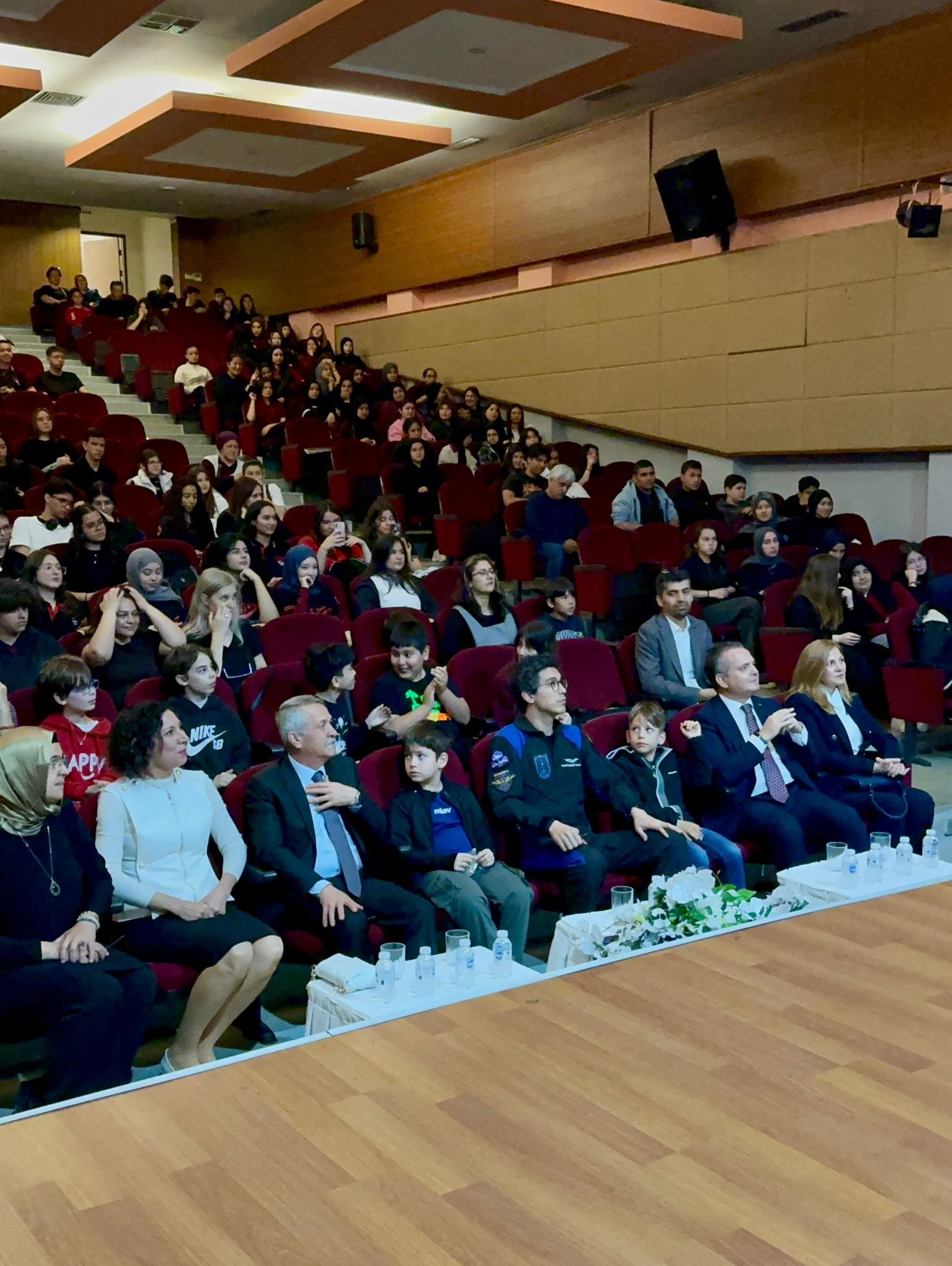 Türki̇ye’ni̇n Astronotu Tuva Ci̇hangi̇r Atasever, Fethi̇ye’de Öğrenci̇lerle Buluştu (6)